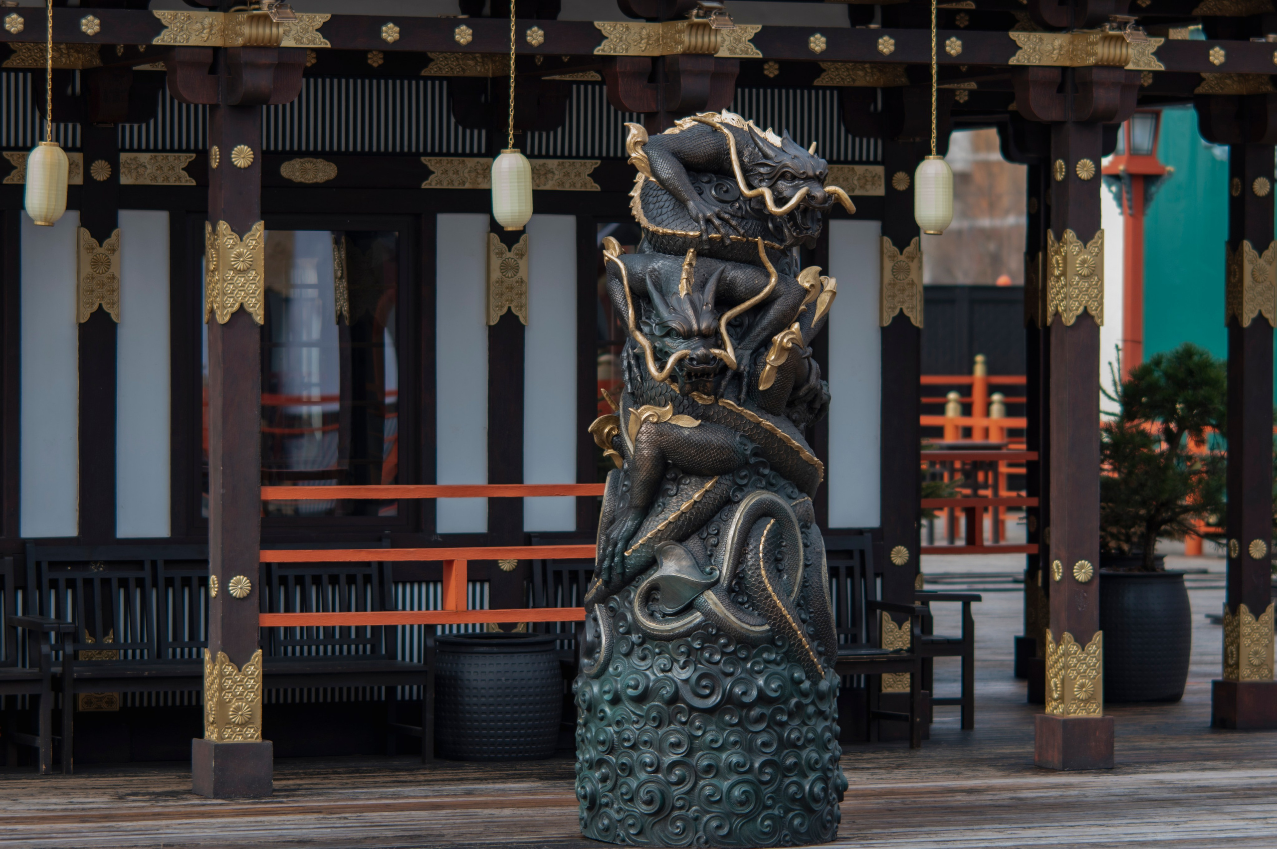 Фотопрогулка апрель 2022. Фотограф Роман Адлер