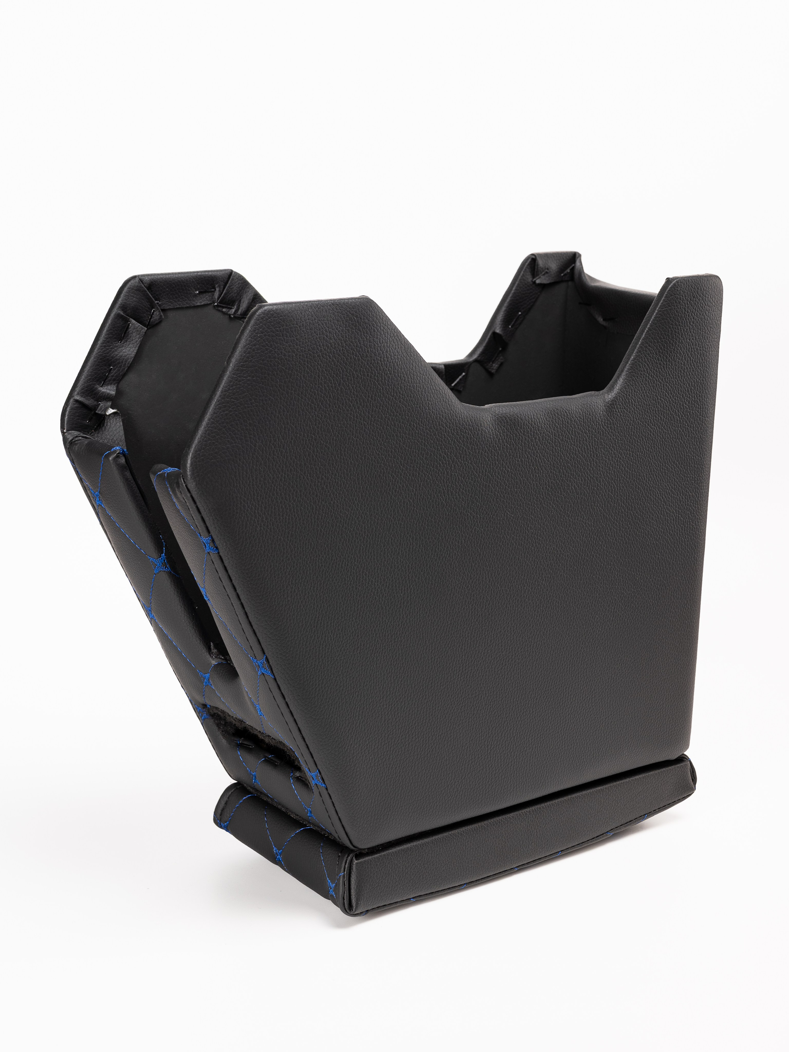 Автоподлокотники предметка стёганые серия 3. Предметный фотограф, фото для маркетплейсов Пятигорск, КМВ