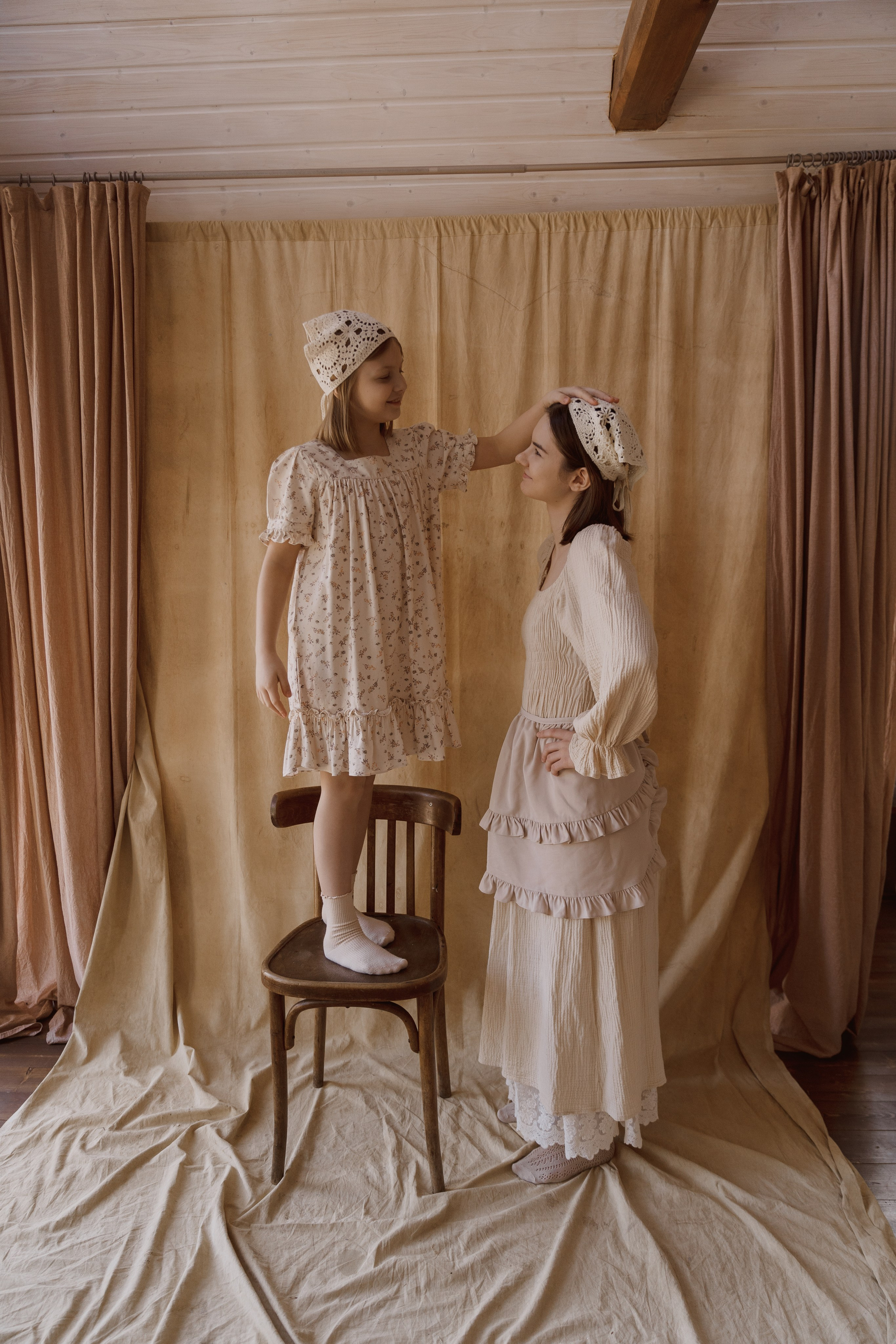 Нюша и Маша. Детская фотосессия Дом Элли г. Пушкино. Семейный и детский фотограф в Сергиев Посаде, Хотьково Якимчук Любовь