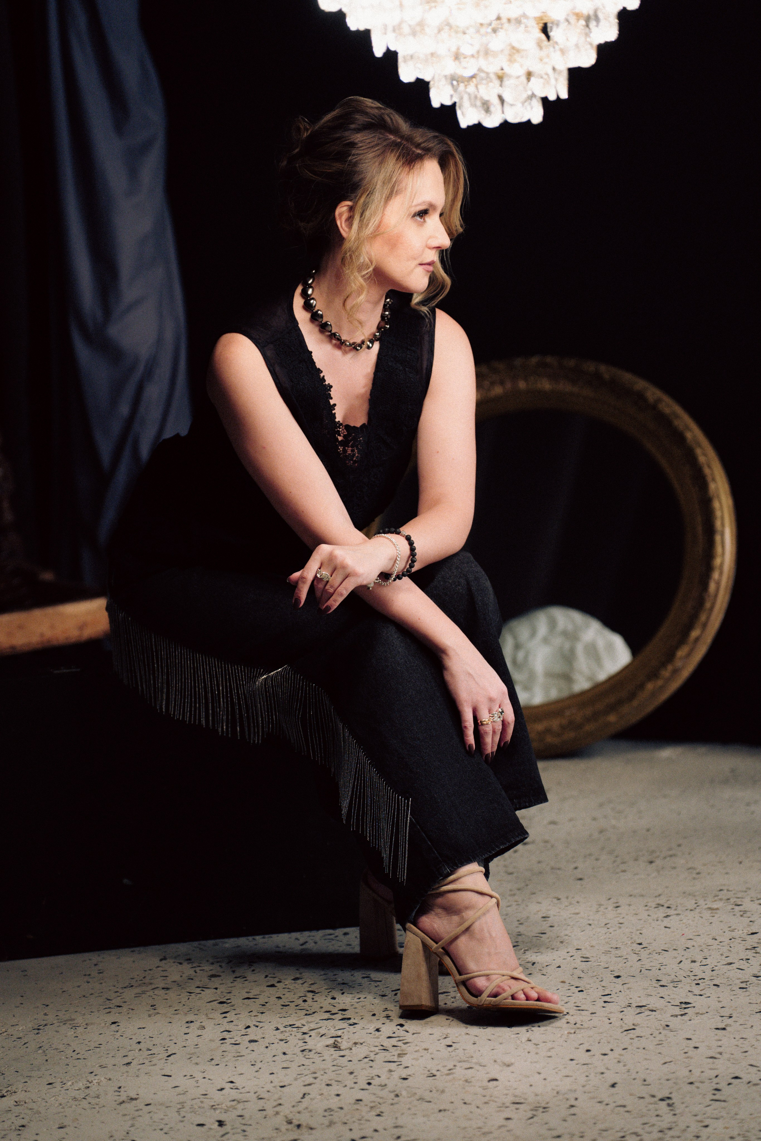 НОВОГОДНЯЯ ФОТОСЕСИИЯ В СТУДИИ ДЛЯ ДЕВУШКИ И ПРОГУЛКА ПО ЧЕРНЫШЕВСКОЙ. Профессиональный фотограф, Санкт-Петербург — Виктория Богомолова