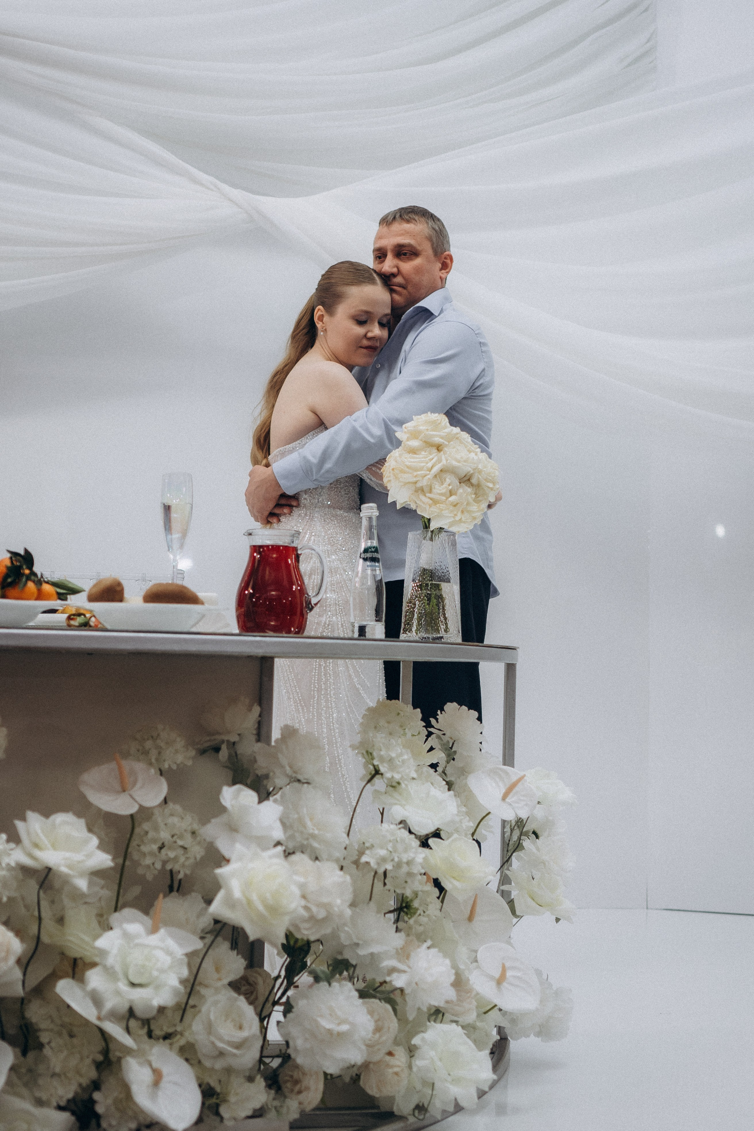 ТАНЕЦ С ПАПОЙ СВАДЕБНМ БАНКЕТЕ (СНЯТО В СИБИРЕ В НИЖНЕВАРТОВСКЕ). Профессиональный фотограф, Санкт-Петербург — Виктория Богомолова
