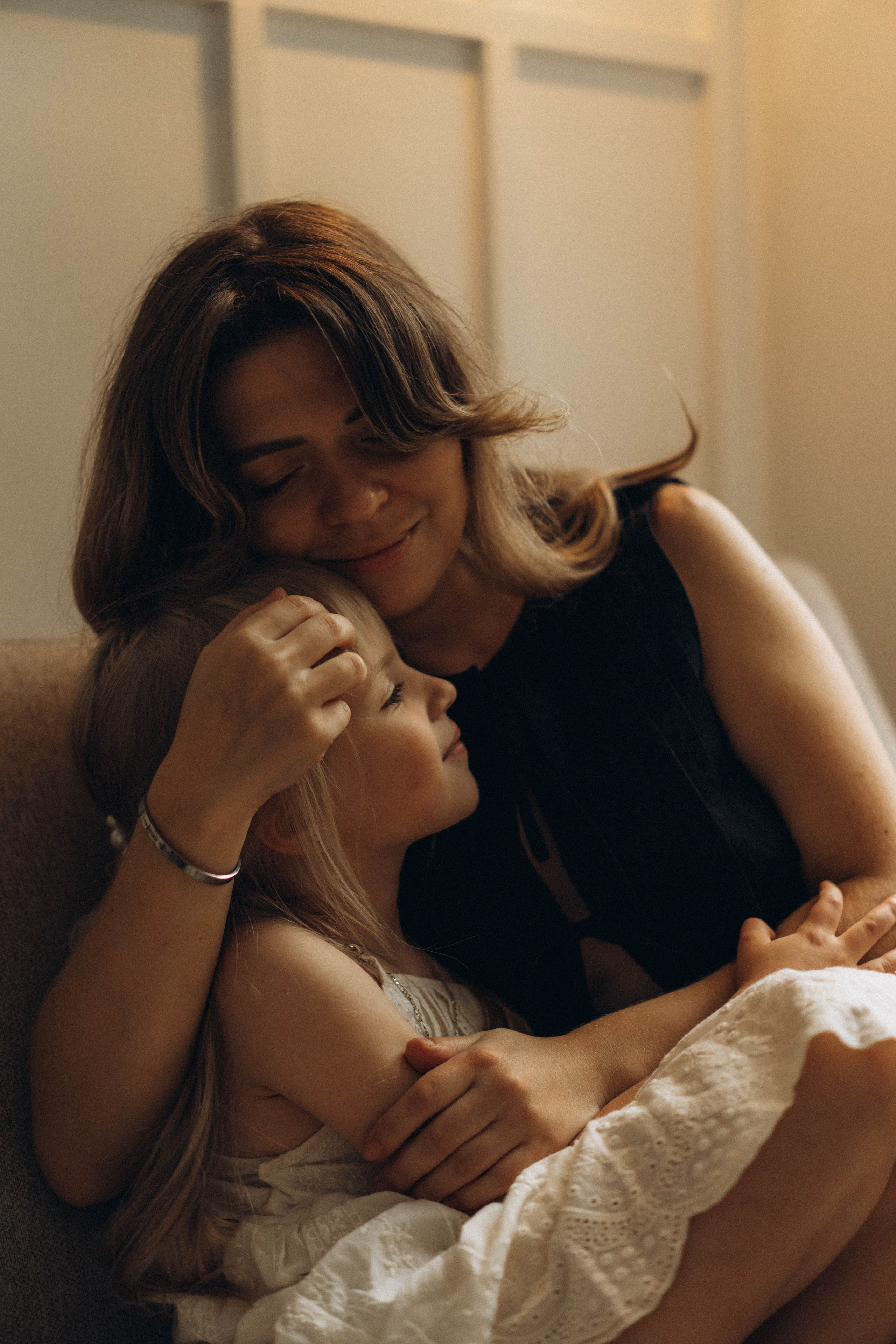 Фотосессия домашняя мама и дочка. Фотограф Екатеринбург Кокшарова Александра