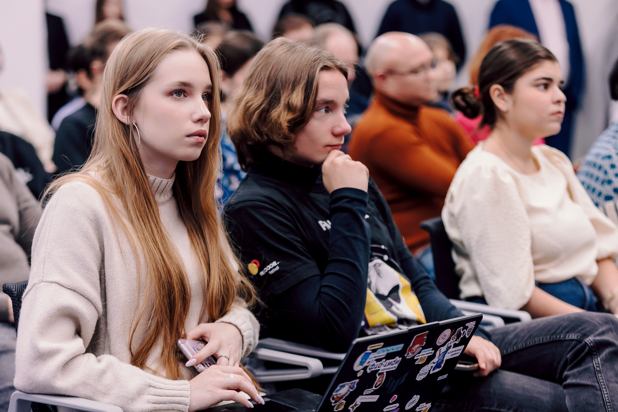 СКБ Контур — Форум будущего — Деловая программа. Лёшка Варзегов — фотограф