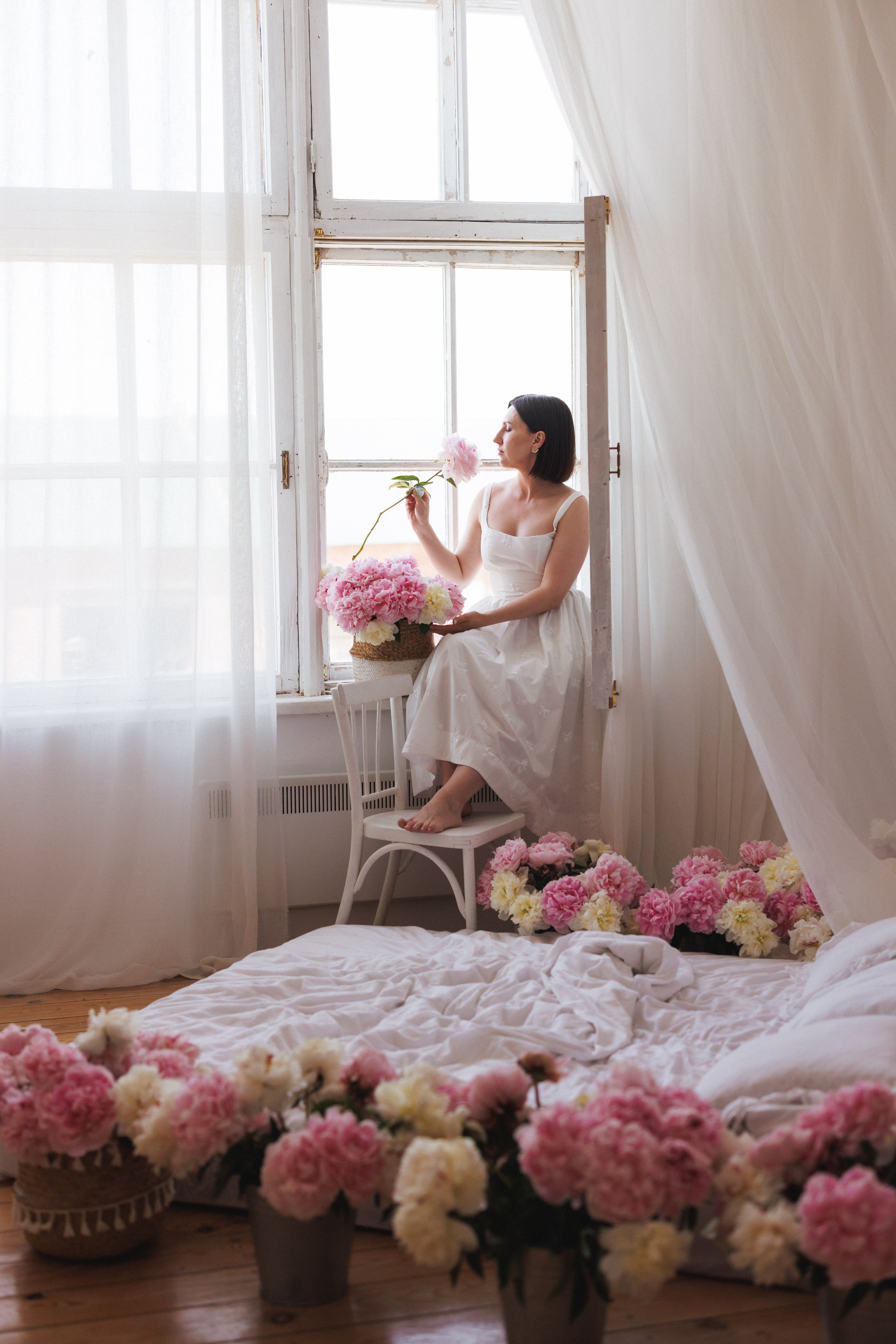 Фотосессия с живыми Пионами в фотостудии «Space JOBS». Семейный и детский фотограф в Краснодаре Анна Трашкова