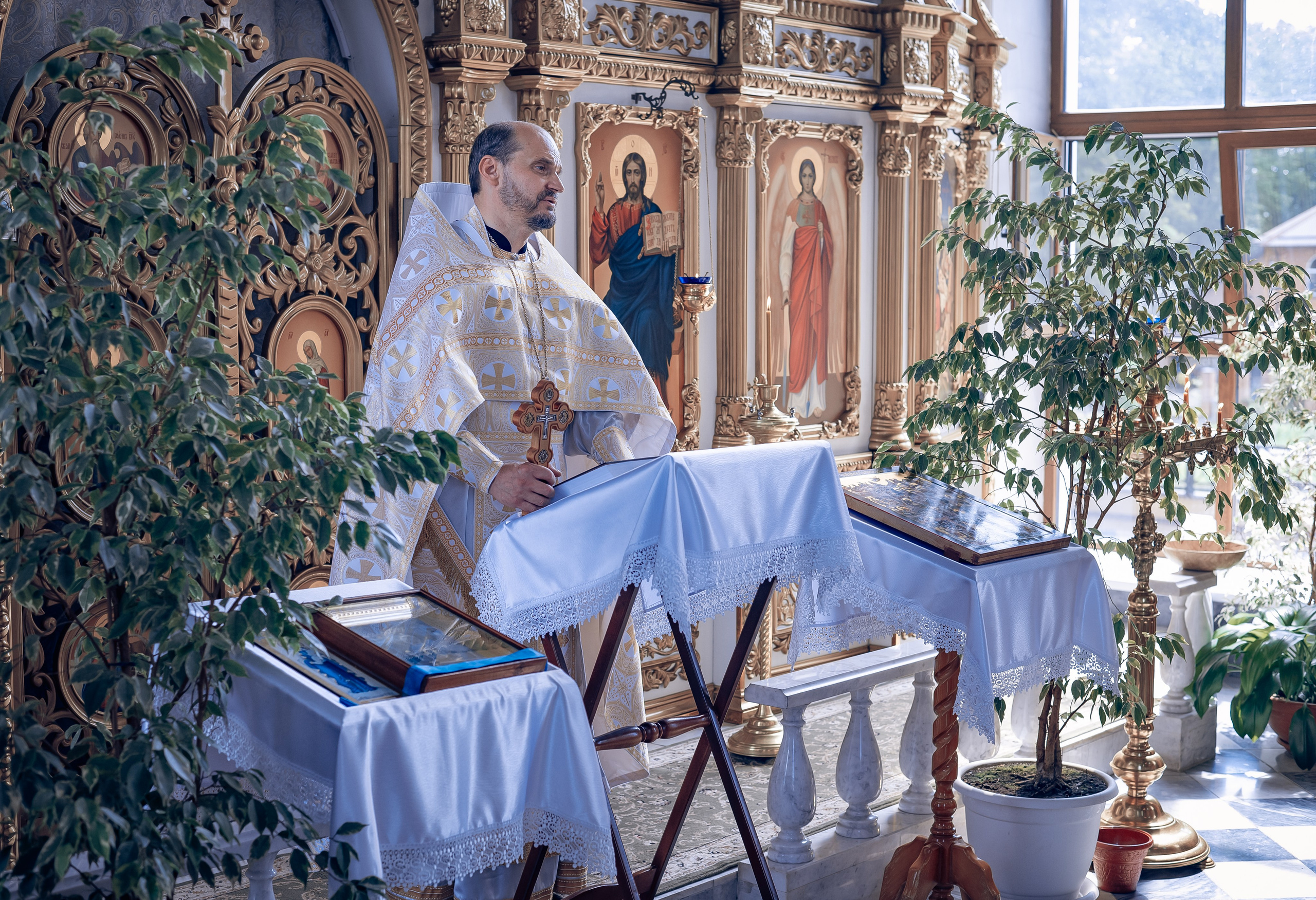 Воскресная служба в Рождественско-Николаевском храме. Фотографы крещения/венчания  Красноярск Татьяна и Вячеслав Переваловы