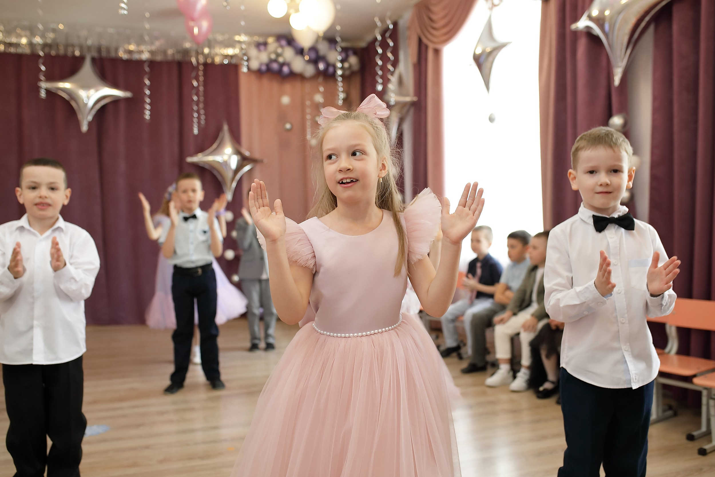 танец детей в детском саду