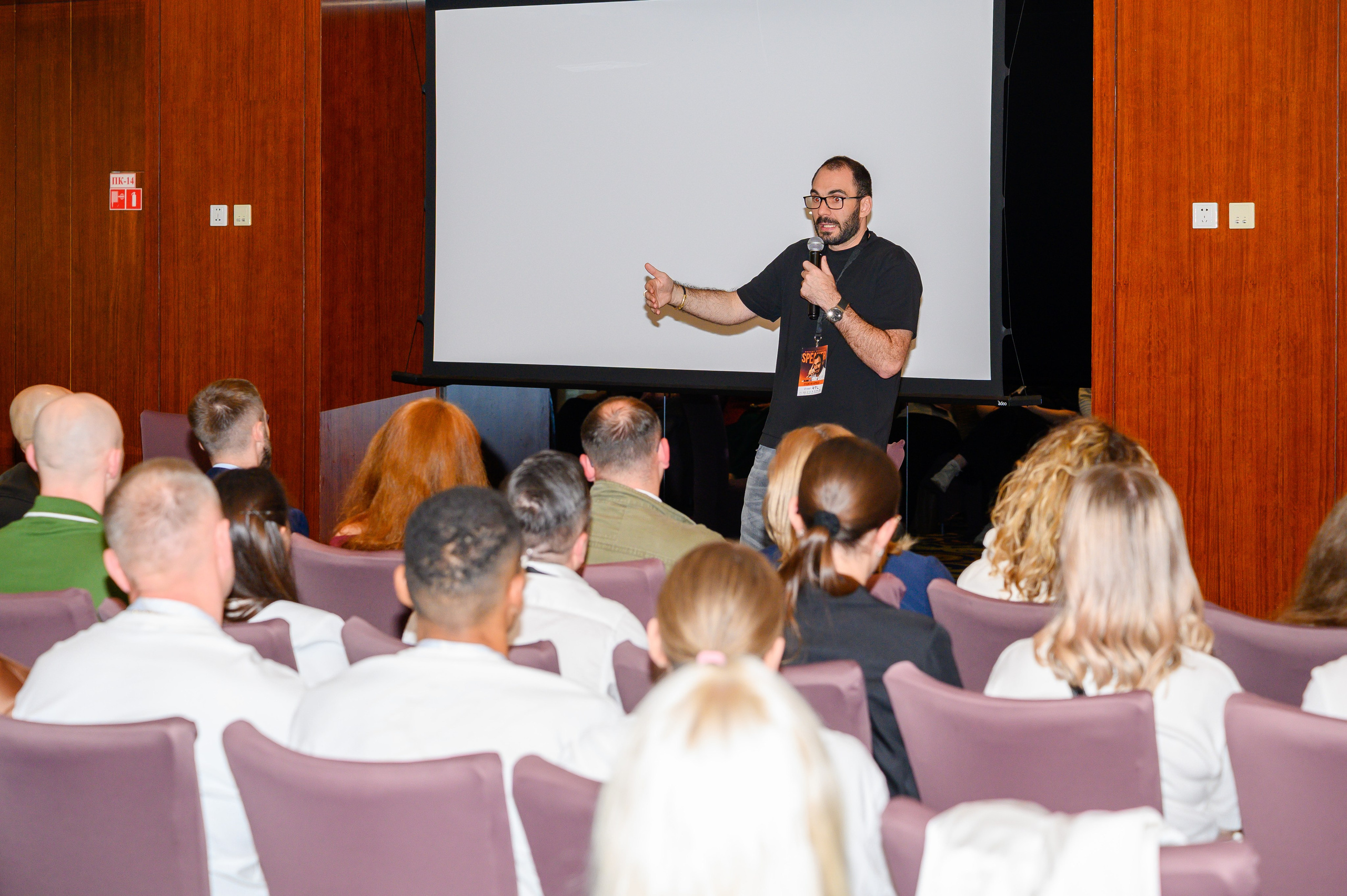 Репортажная съемка с открытия магазина. Фотоуслуги, услуги фотографа, фотографирование важных событий