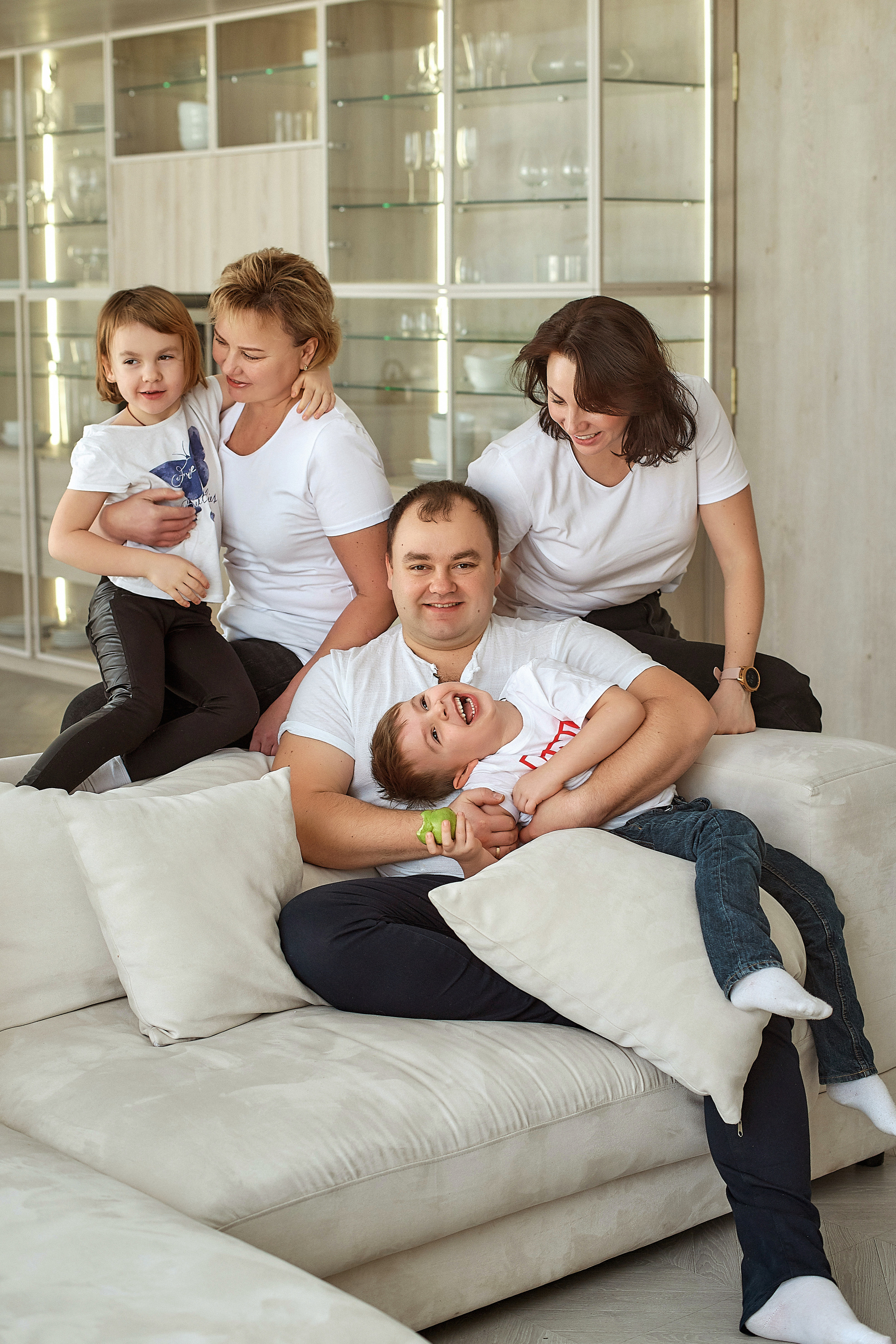 Семейная фотосессия в студии / дома. Семейный и детский фотограф Катерина Рожкова