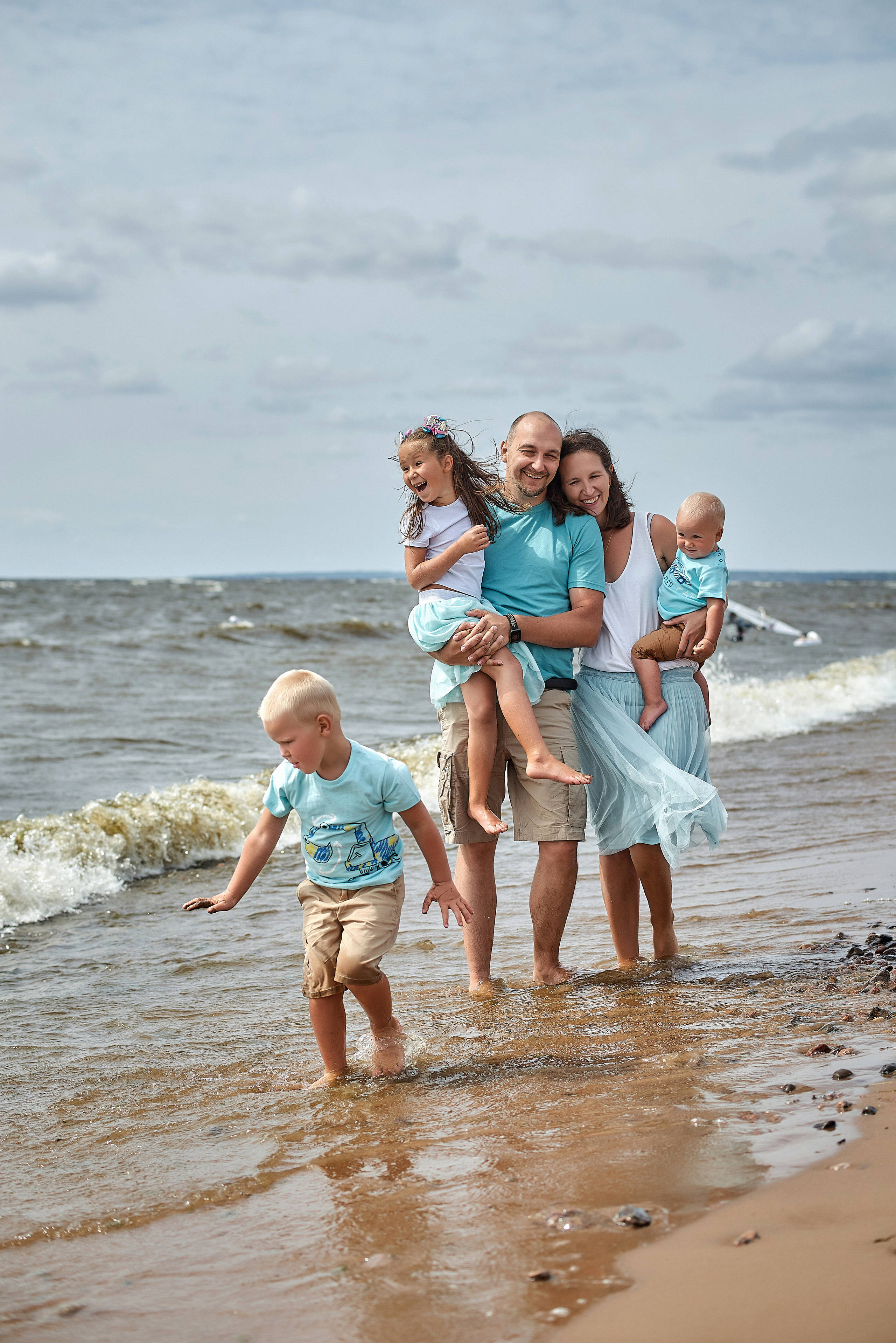 Семейная фотосессия на природе. Семейный и детский фотограф Катерина Рожкова