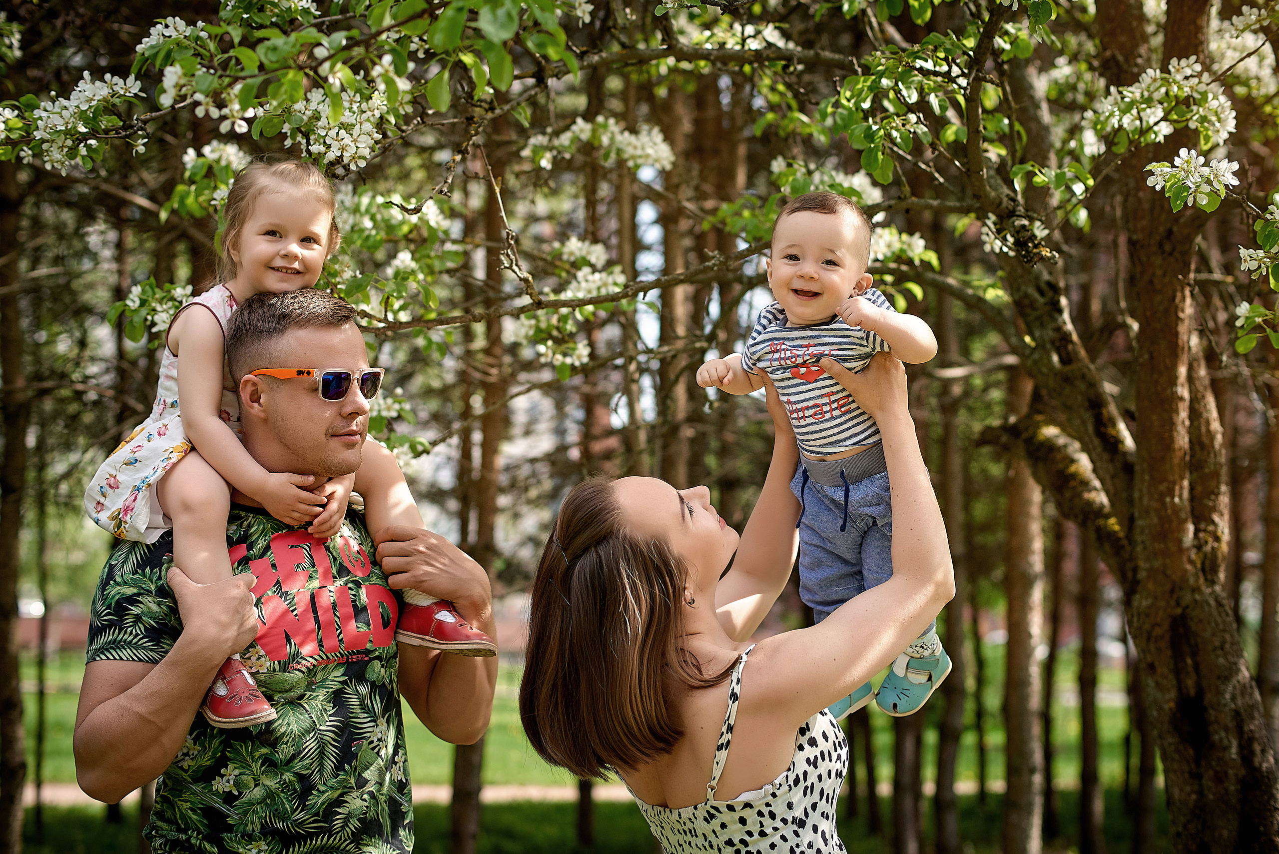 Семейная фотосессия на природе. Семейный и детский фотограф Катерина Рожкова