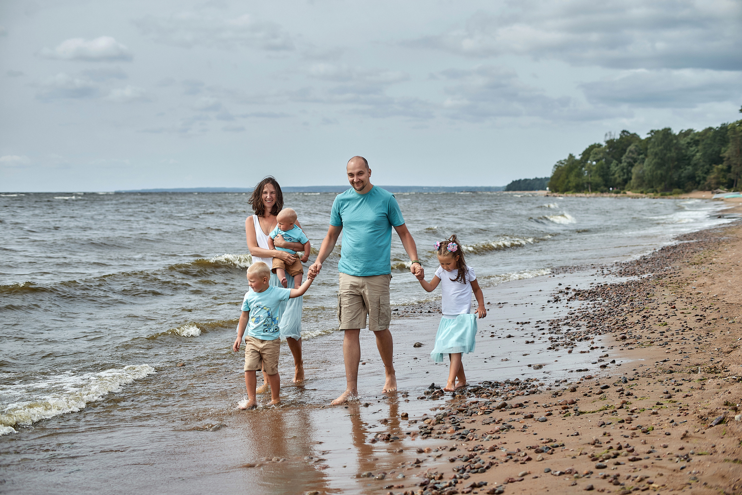 Семейная фотосессия на природе. Семейный и детский фотограф Катерина Рожкова