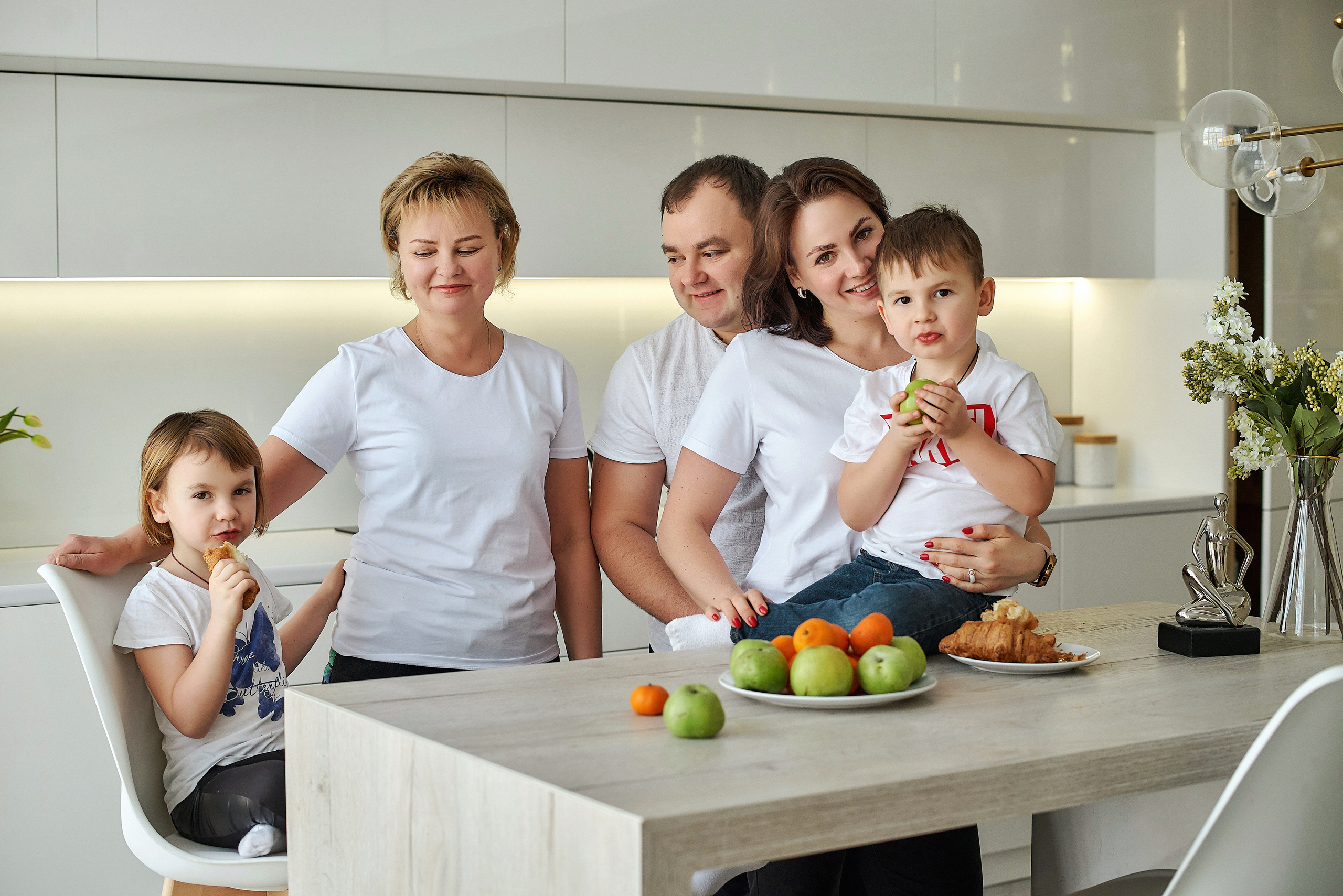 Семейная фотосессия в студии / дома. Семейный и детский фотограф Катерина Рожкова