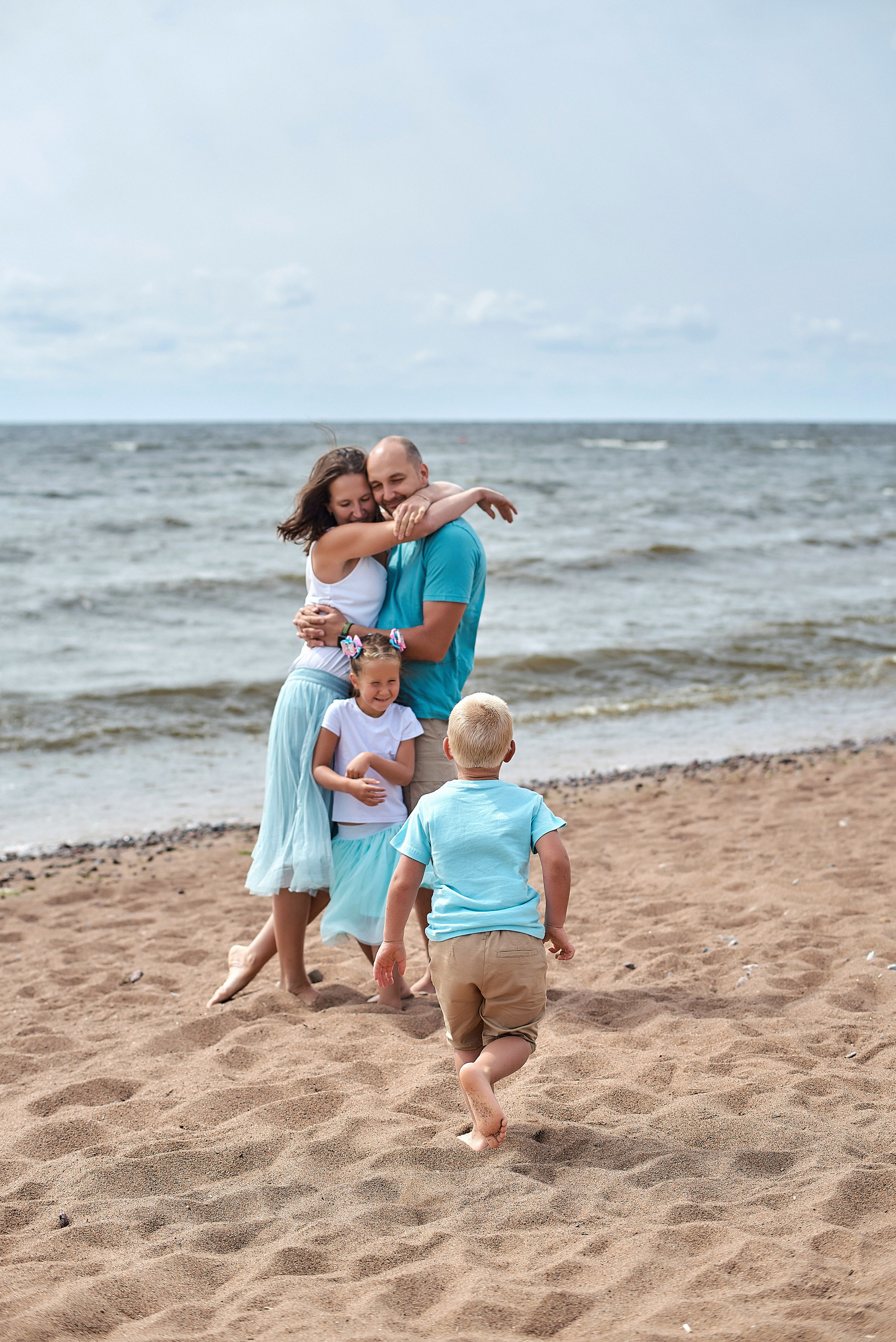 Семейная фотосессия на природе. Семейный и детский фотограф Катерина Рожкова