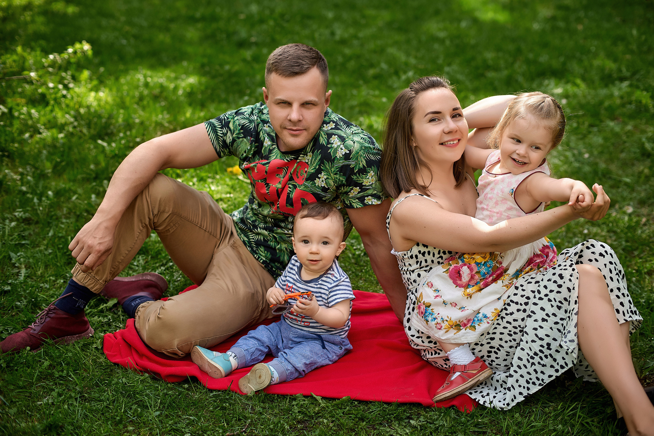 Семейная фотосессия на природе. Семейный и детский фотограф Катерина Рожкова