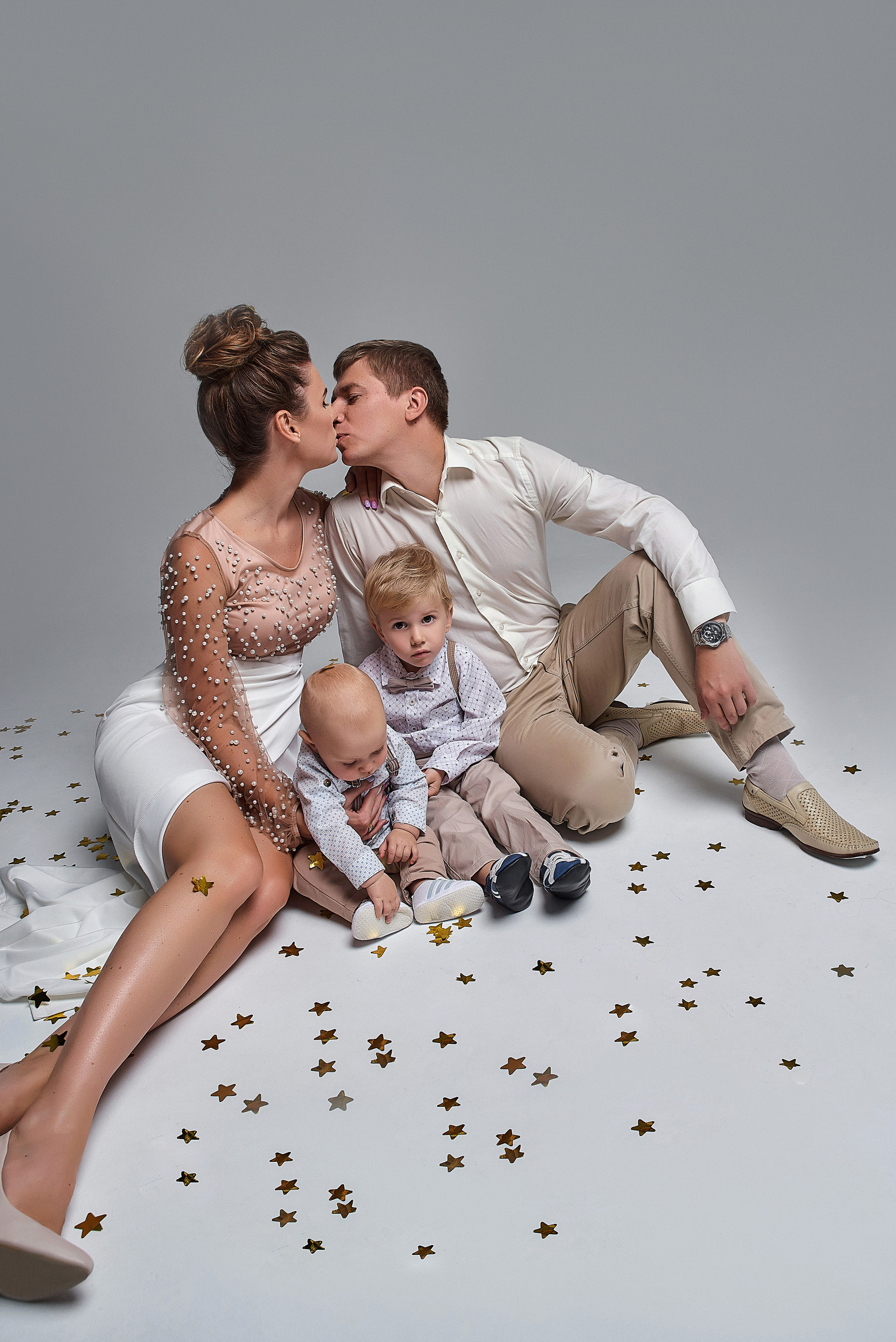 Семейная фотосессия в студии / дома. Семейный и детский фотограф Катерина Рожкова