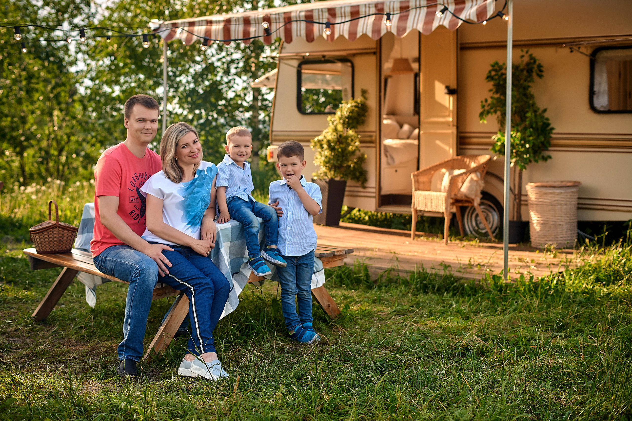 Семейная фотосессия на природе. Семейный и детский фотограф Катерина Рожкова
