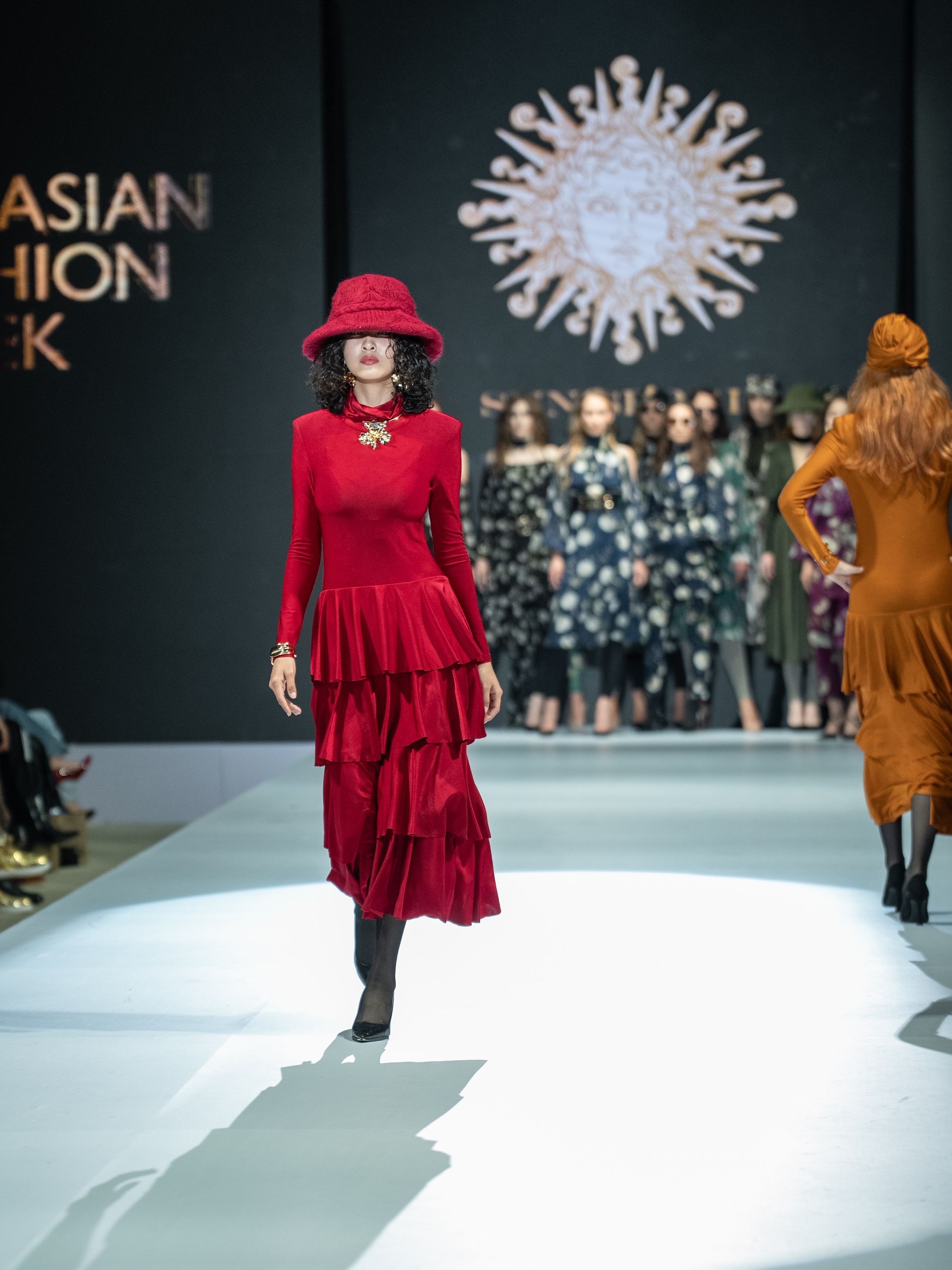 EURASIAN FASHION WEEK Sun Sergio. Сайт Алматинского НЮ АРТ, будуар и фэшн фотографа Дениса Карпенко