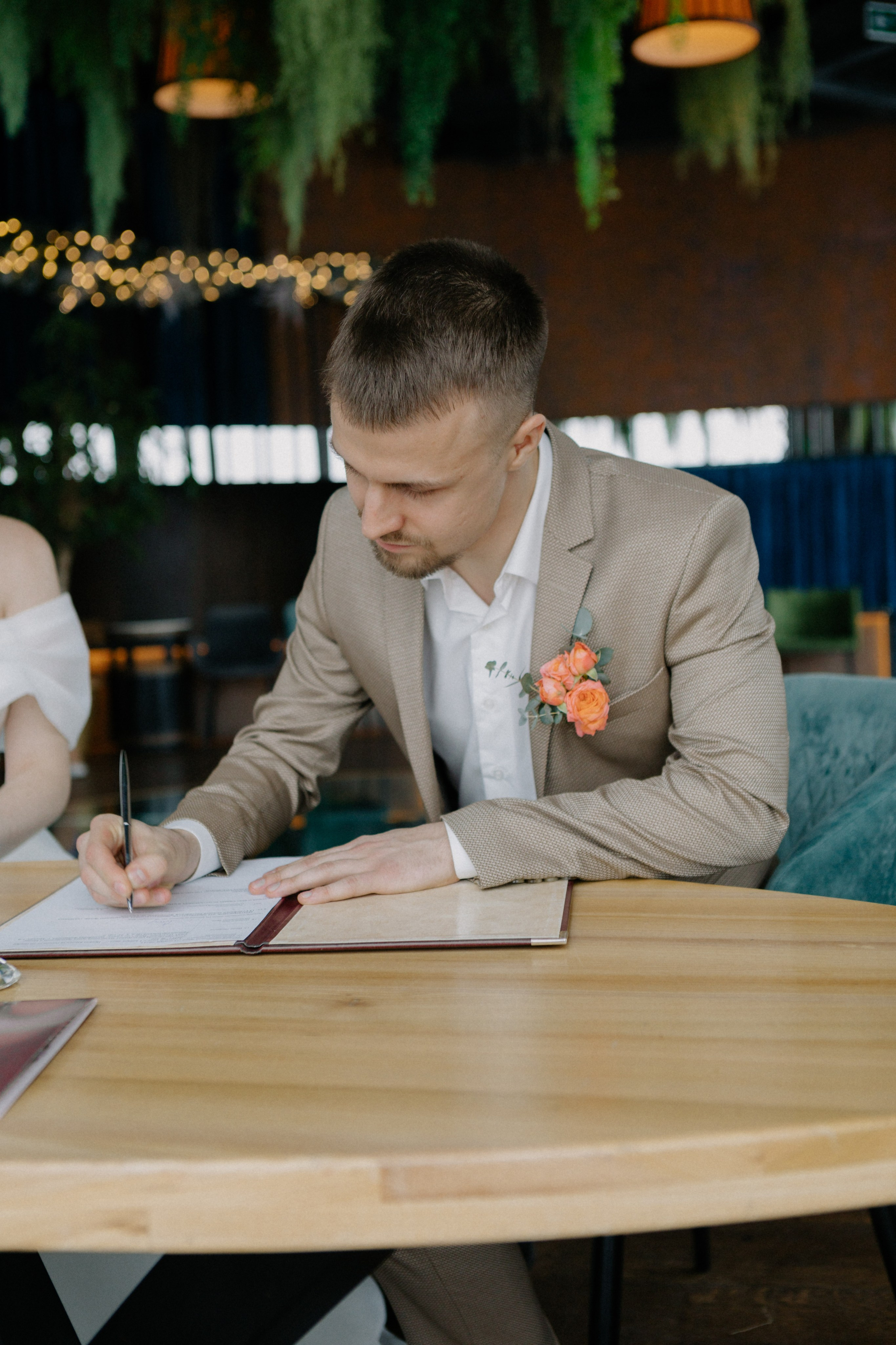 Ксюша и Илья. Утро в отеле роспись в Birds. Свадебный и портретный фотограф в Москве Анастасия Масюк