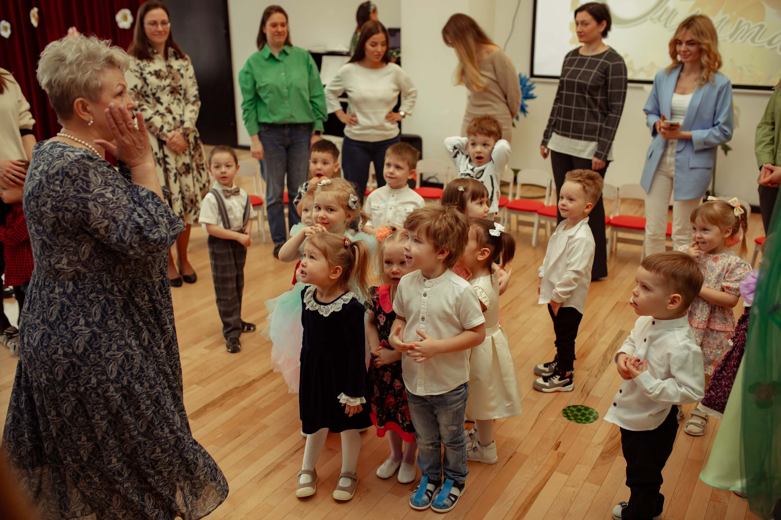 Праздник весны в детском саду. Семейный и детский фотограф в Москве Дорогова Екатерина