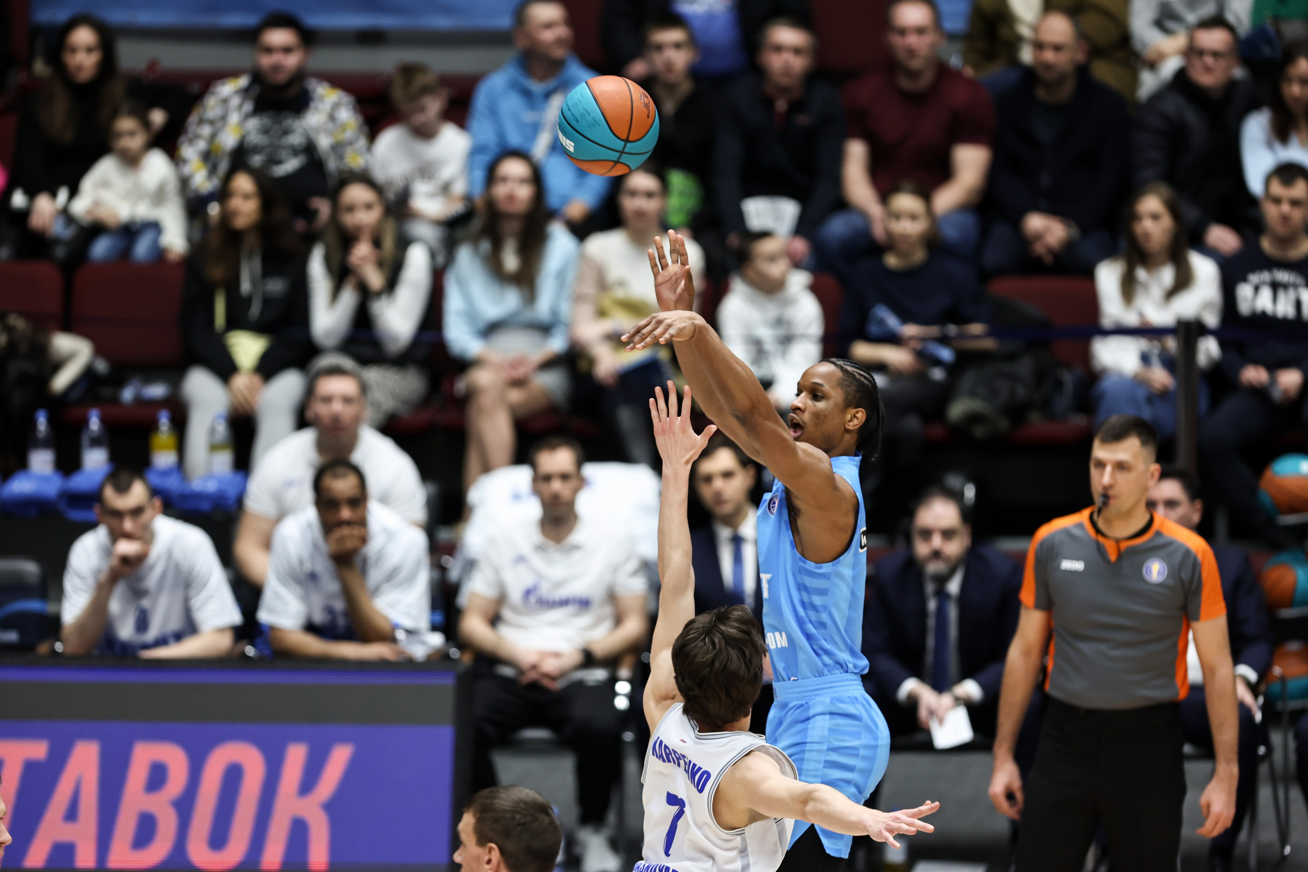 Зенит-Енисей 10.03.2024. Спортивный и репортажный фотограф Антон Тереханов