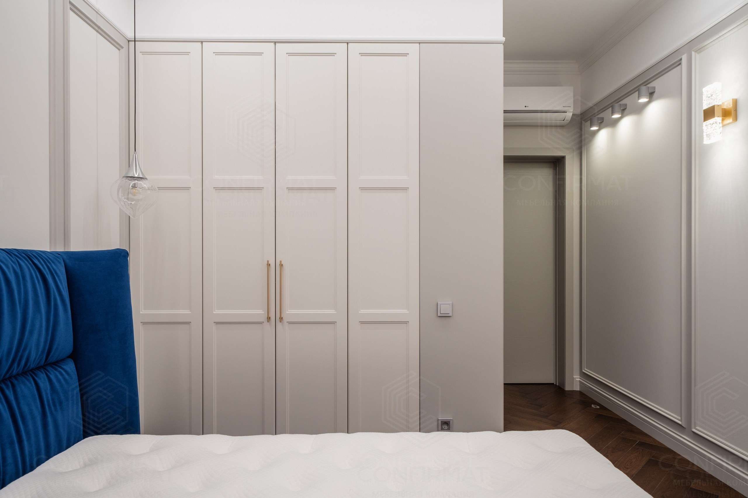 Спальня с гардеробом за фасадами шкафа. Мебель на заказ