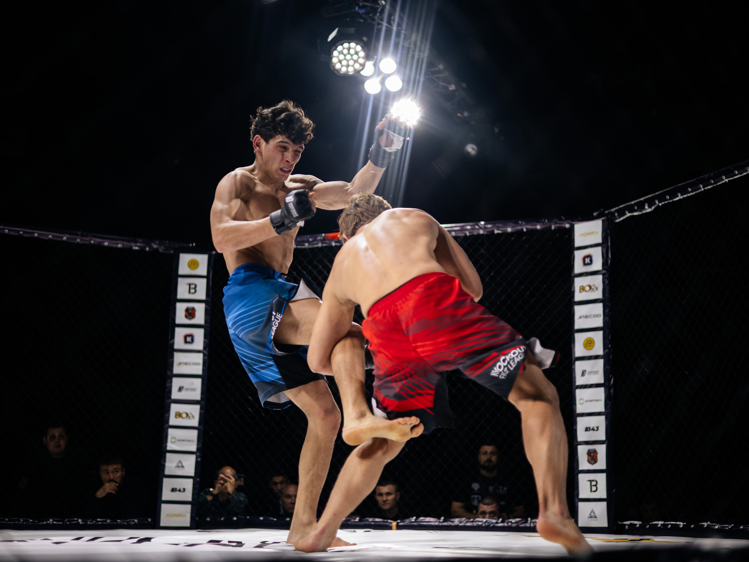 Бойцовская лига «KNOCK OUT». KRIS KRUPINNIKOVA