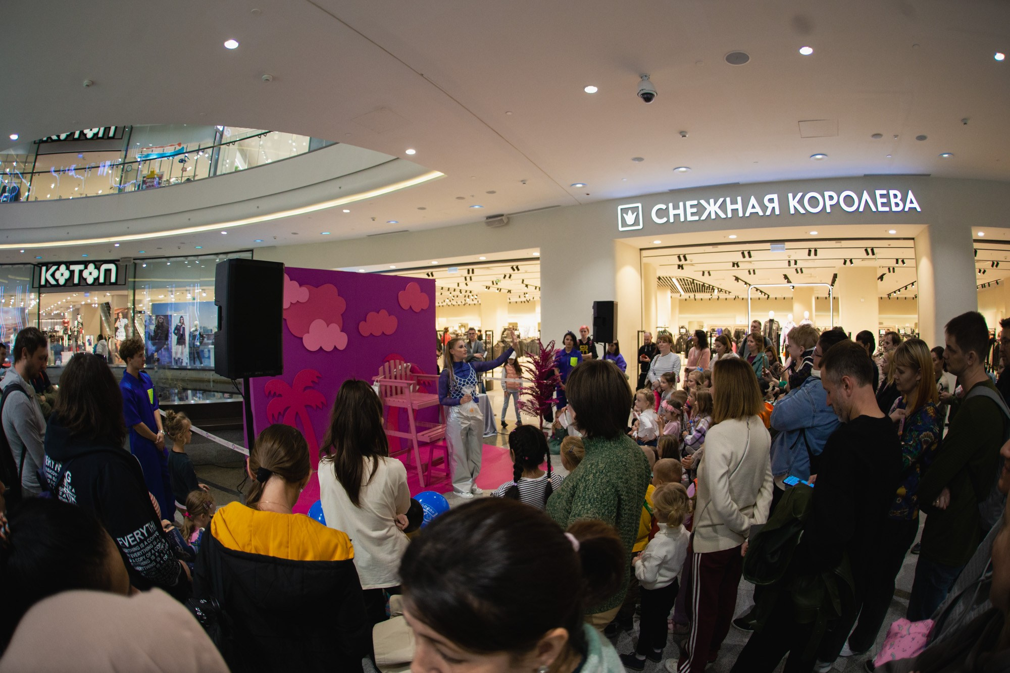 Сказка в ТЦ Океания. Репортажный и концертный фотограф в Москве Анастасия Осень