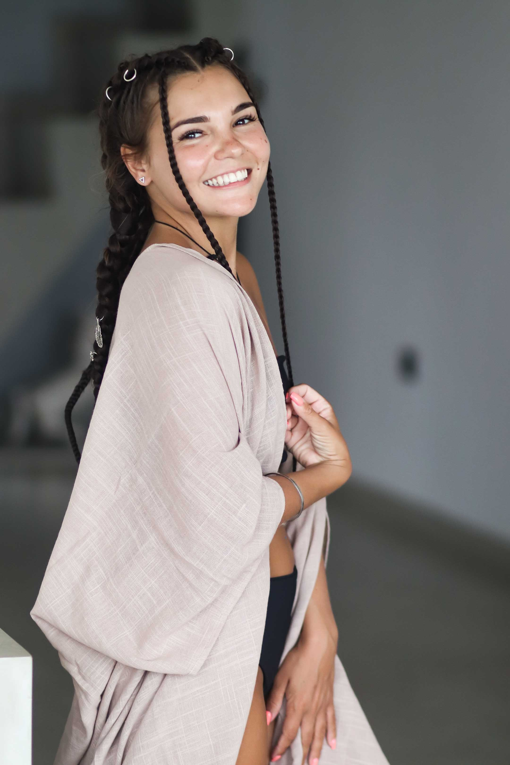 Коллекция купальников бикини. Фотограф на Шри-Ланке