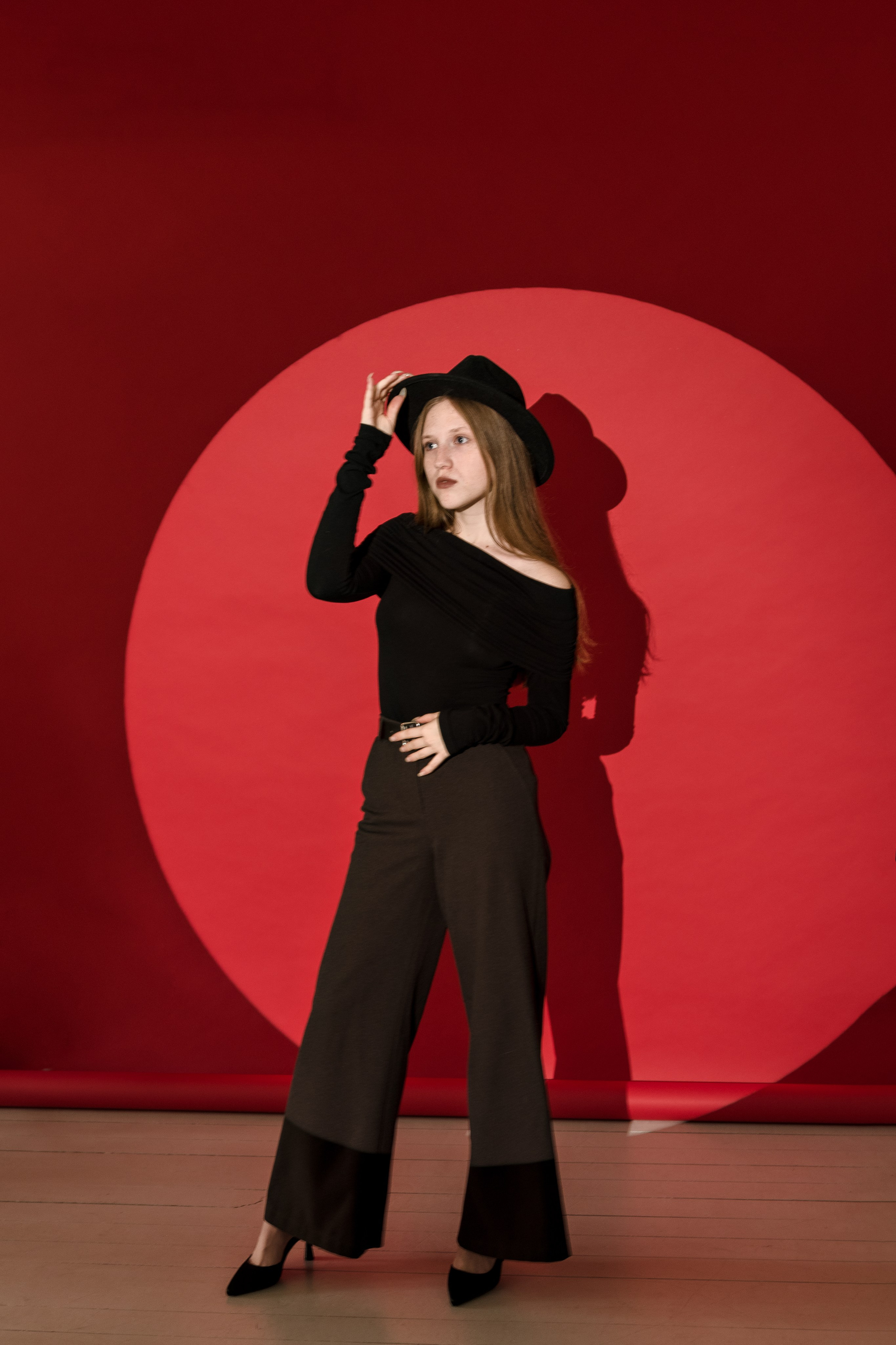 Съемки в студии. Индивидуальные, семейные, студийные съемки в Серпухове и за пределами