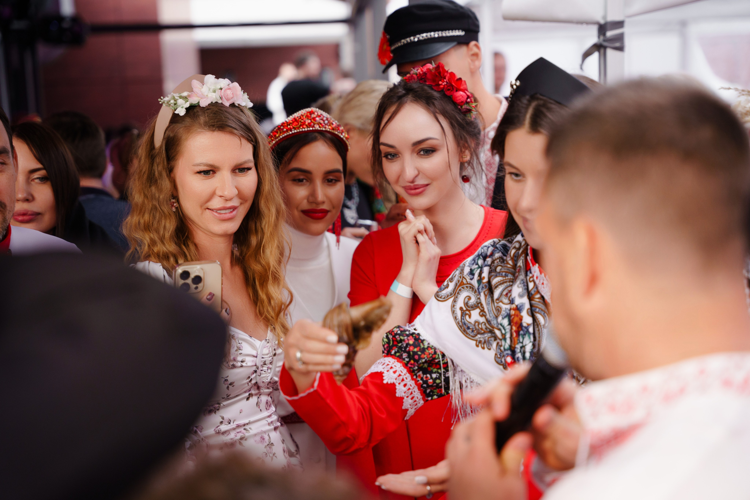 Гендер пати в славянском стиле. Репортажный фотограф в Москве Саша Дружинина