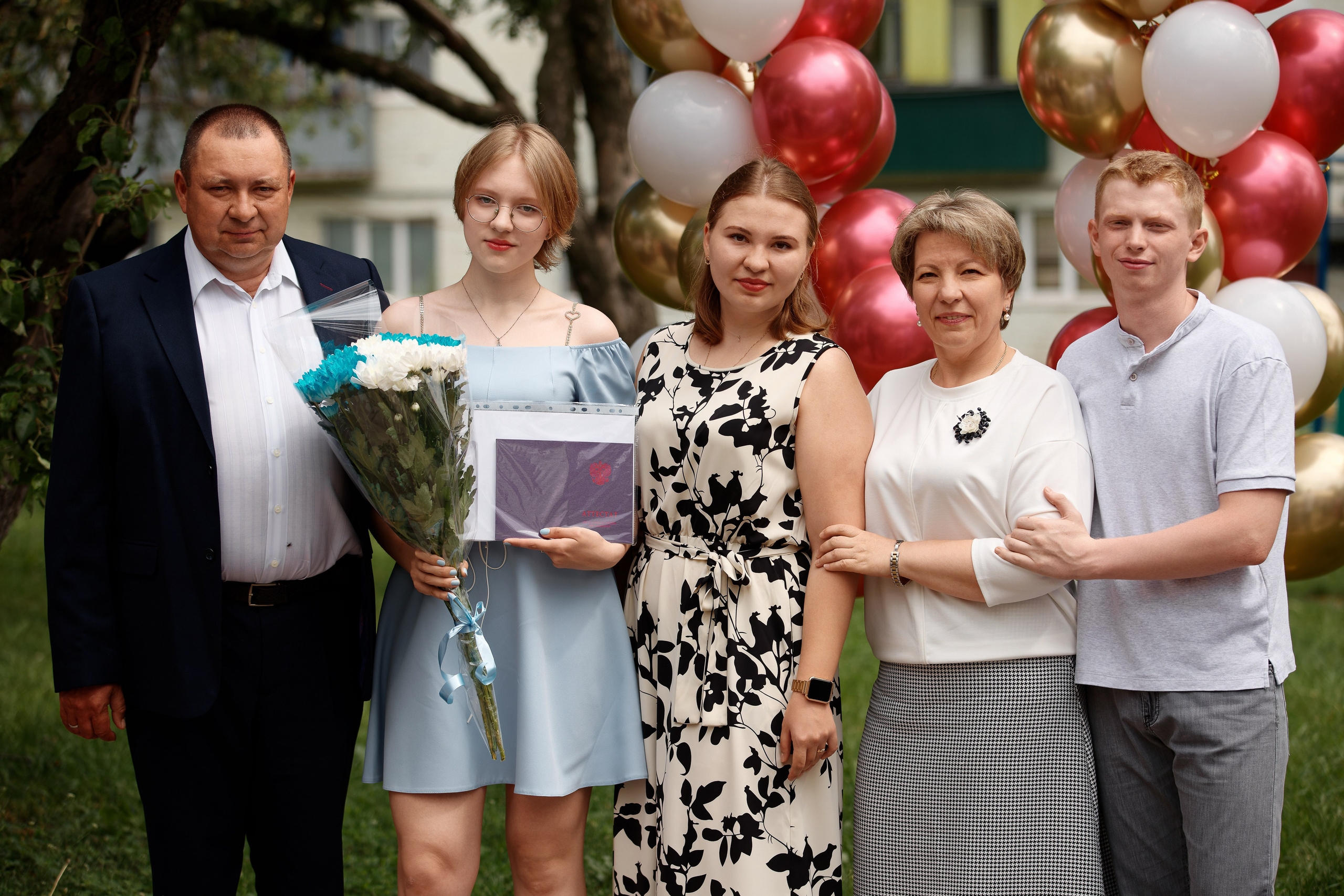 Вручение аттестатов Школа № 57. Семейный фотограф — Макс Белогрудов