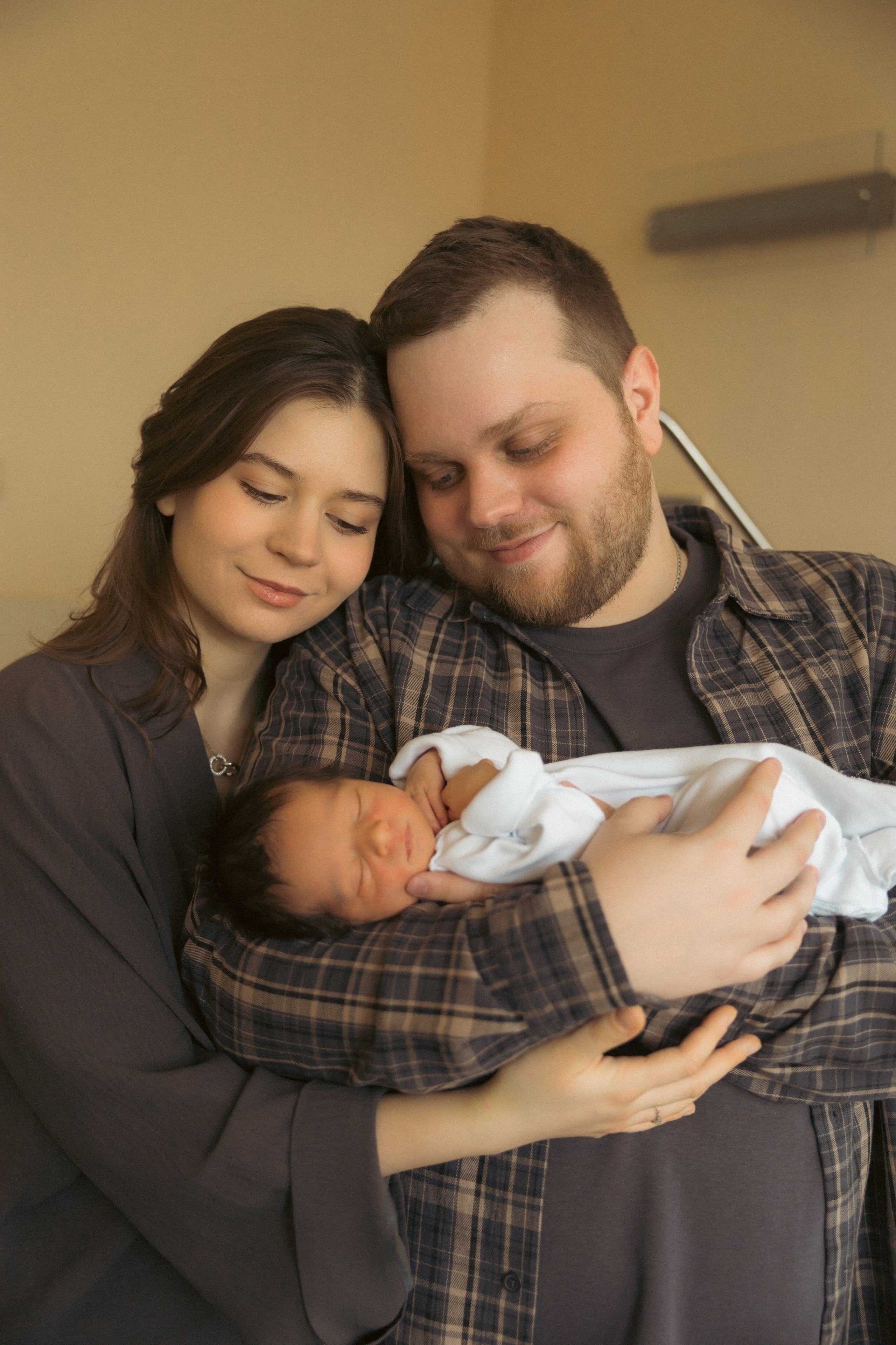 Фото выписки — заказать фотографа на выписку из роддома в Москве. Фотографы на роды в Москве. Фото и видео родов. Фотопроект «Продолжение рода»