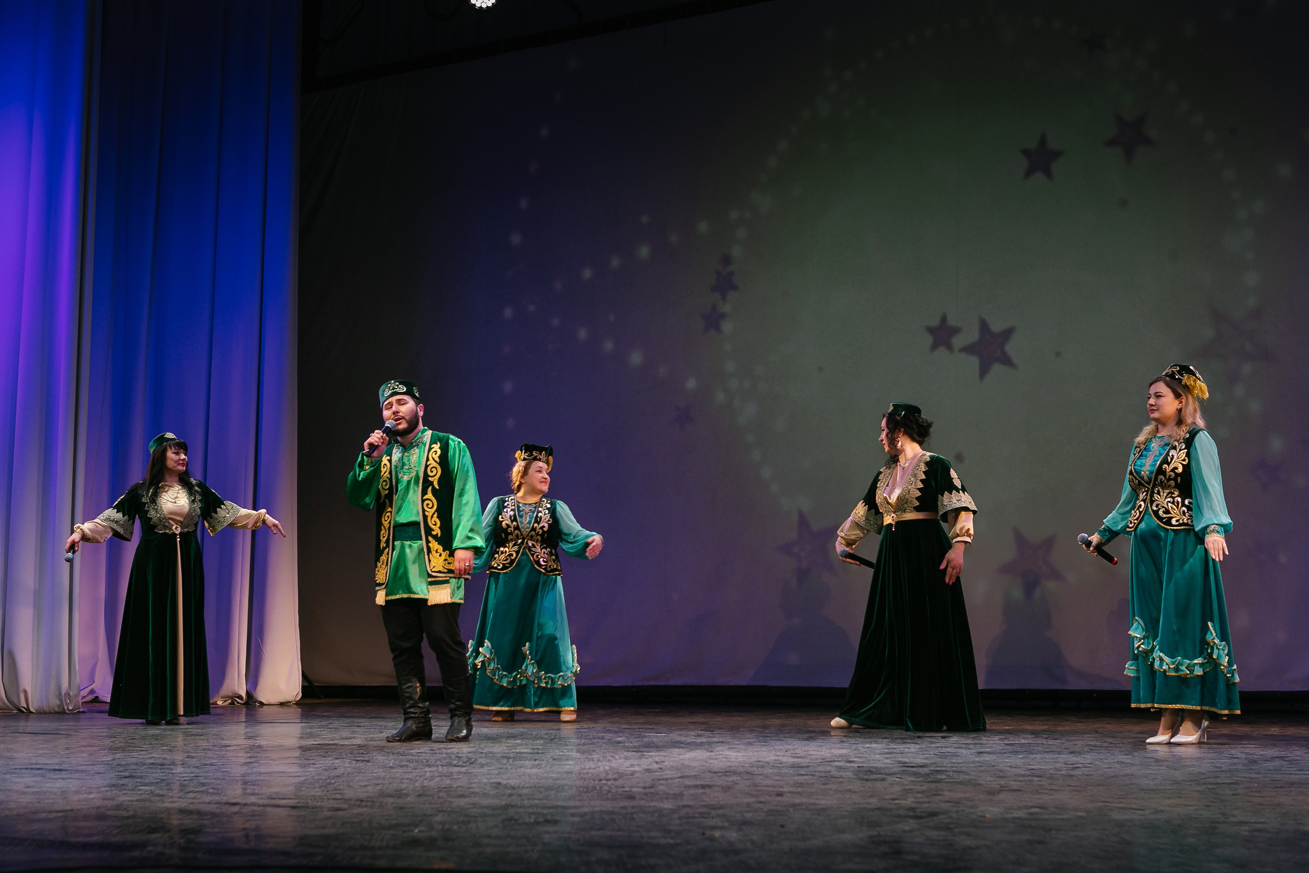 Межрегиональный фестиваль «Сибирские звезды». Контент фотограф, съемка для маркетплейсов, фуд съемка и репортажи в Новосибирске Ралия Галеева