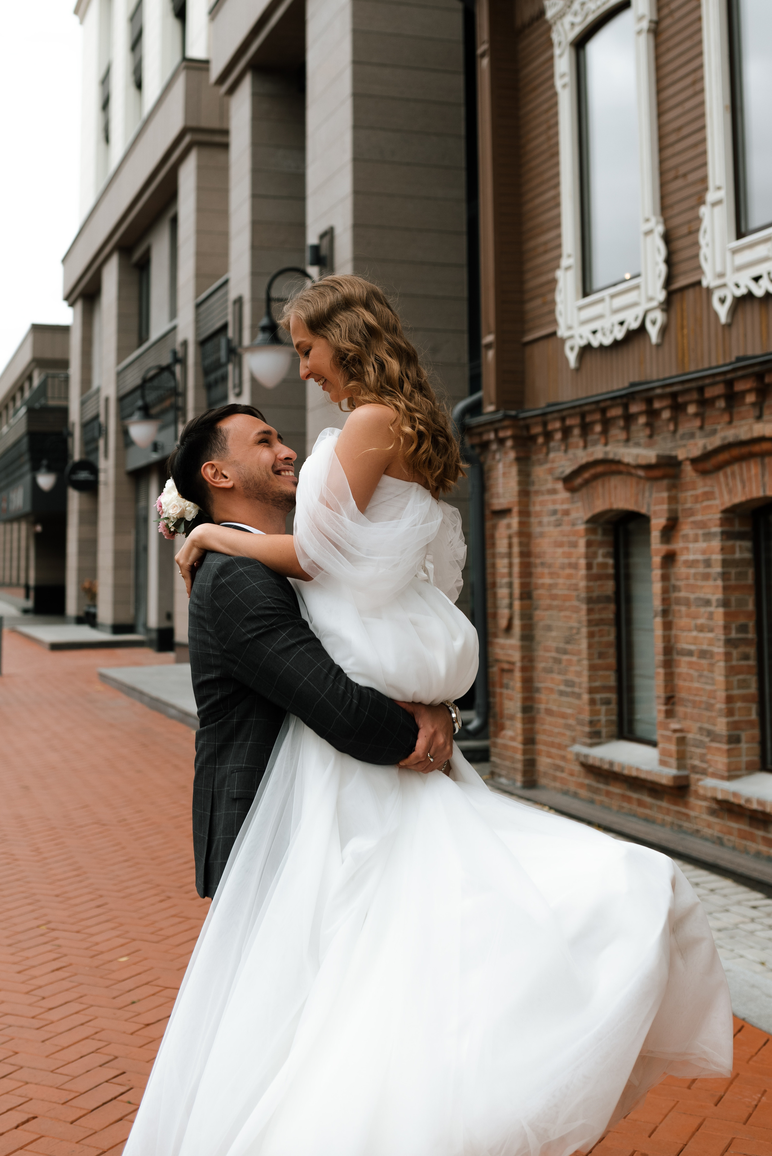 Свадебная фотосессия в центре Уфы. Фотограф в Уфе Комягина Анастасия