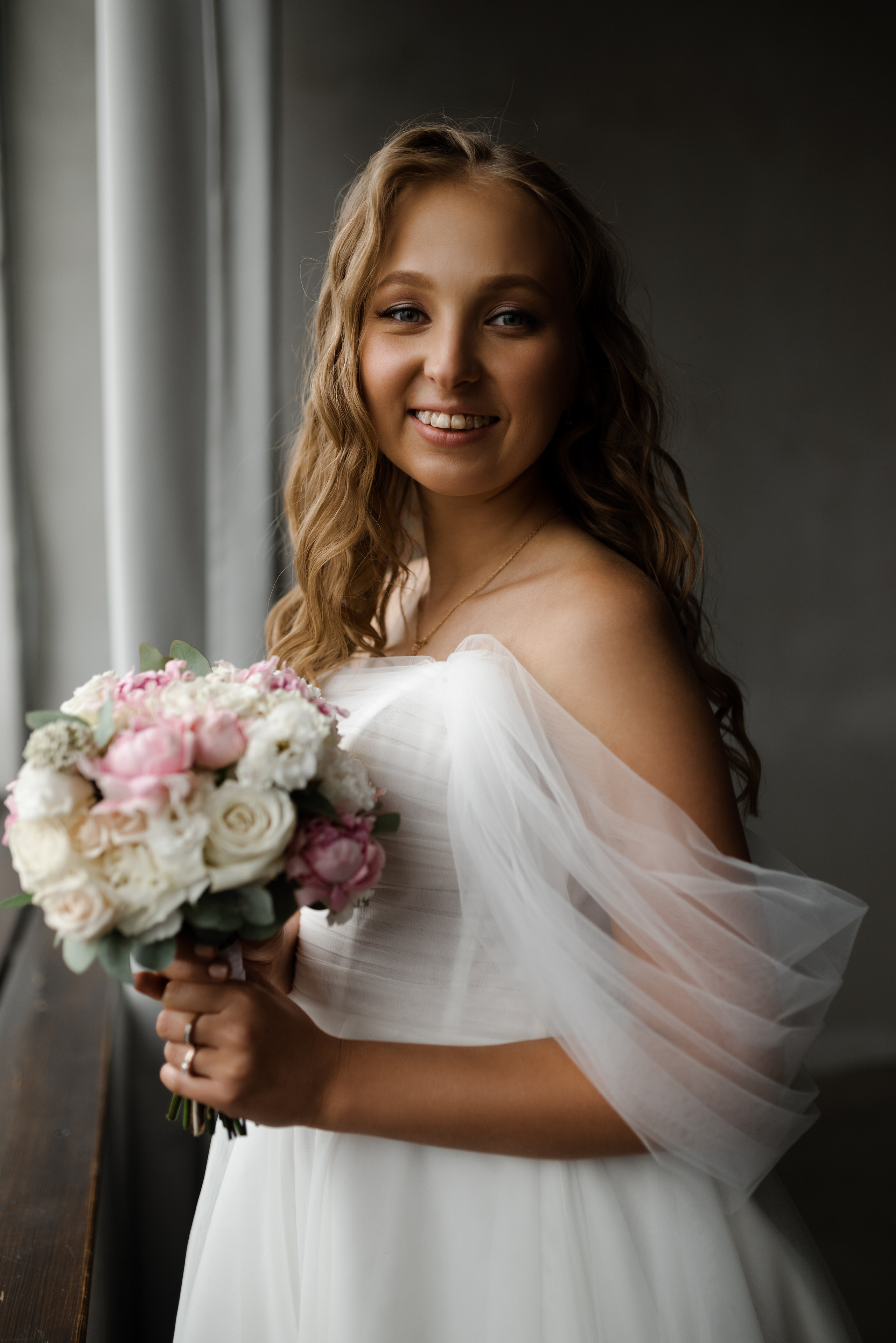 Свадебная фотосессия в центре Уфы. Фотограф в Уфе Комягина Анастасия