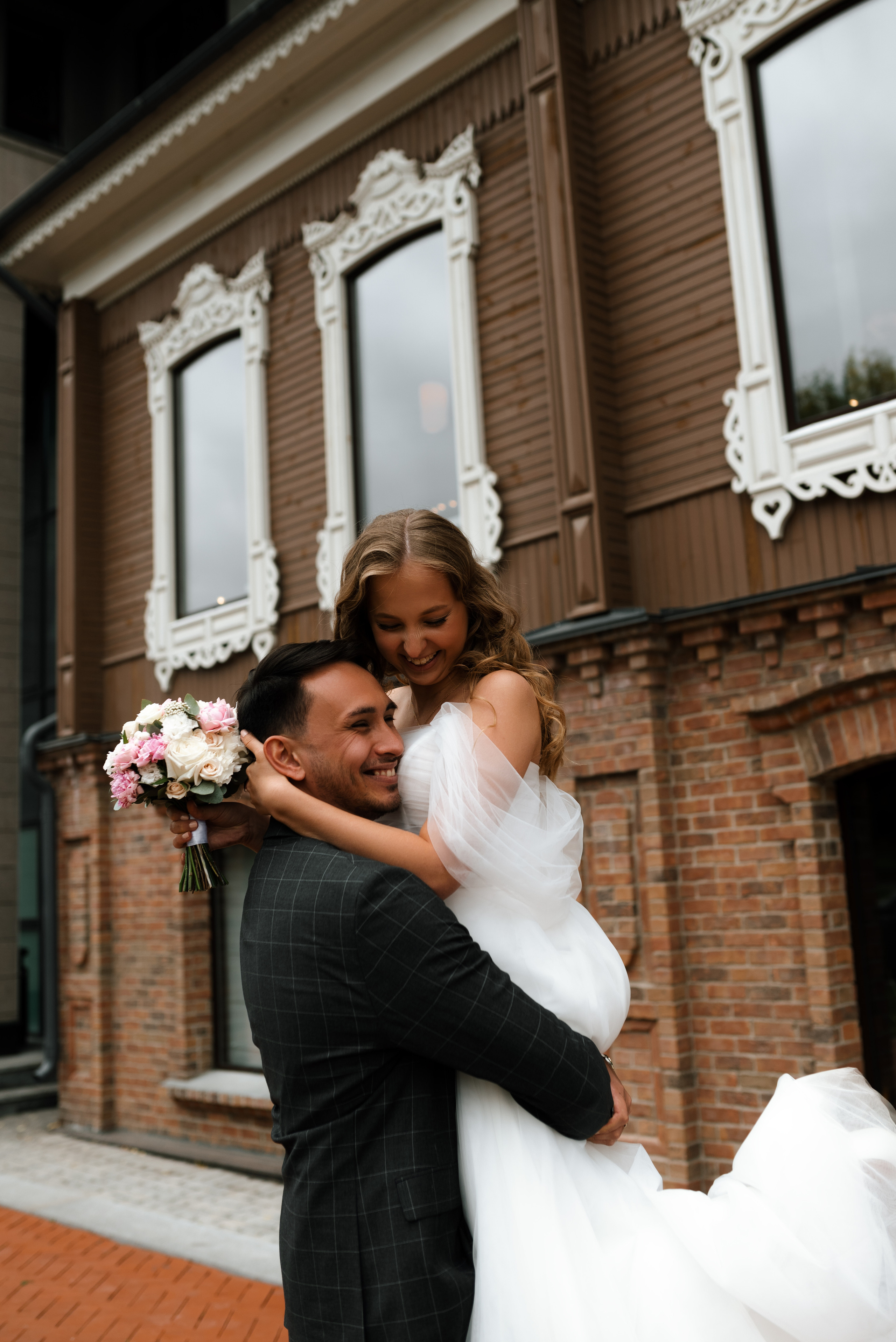 Свадебная фотосессия в центре Уфы. Фотограф в Уфе Комягина Анастасия