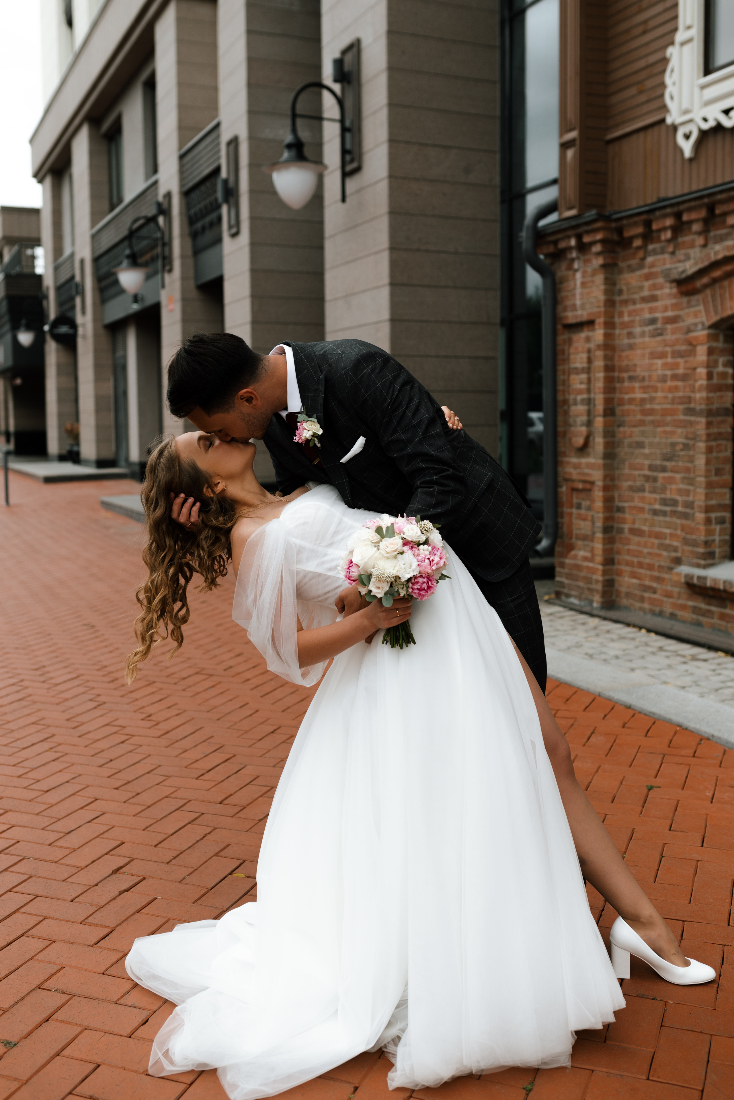 Свадебная фотосессия в центре Уфы. Фотограф в Уфе Комягина Анастасия