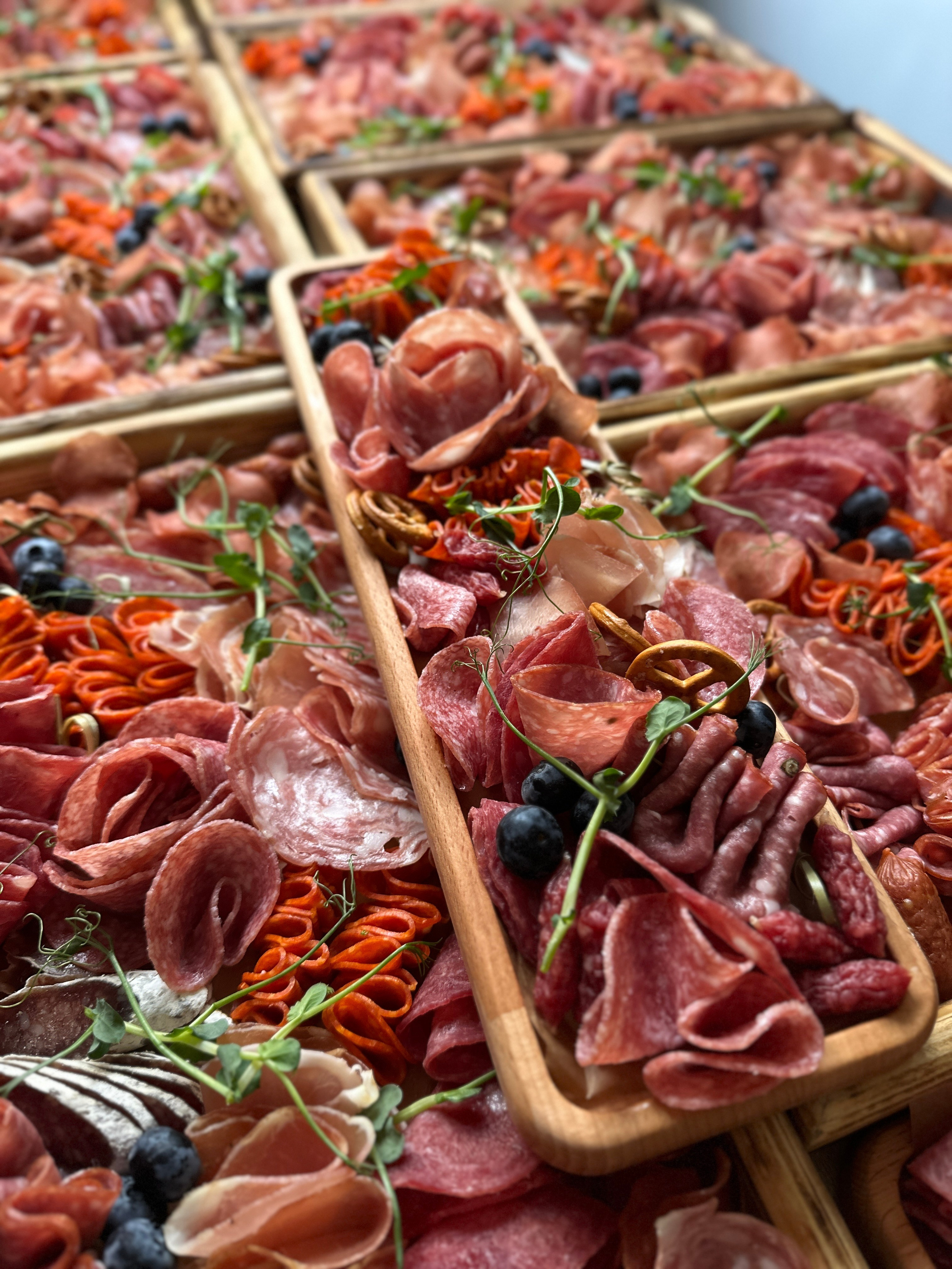 ГастроБоксы. Выездной кейтеринг, съедобные букеты, торты и сладости на заказ