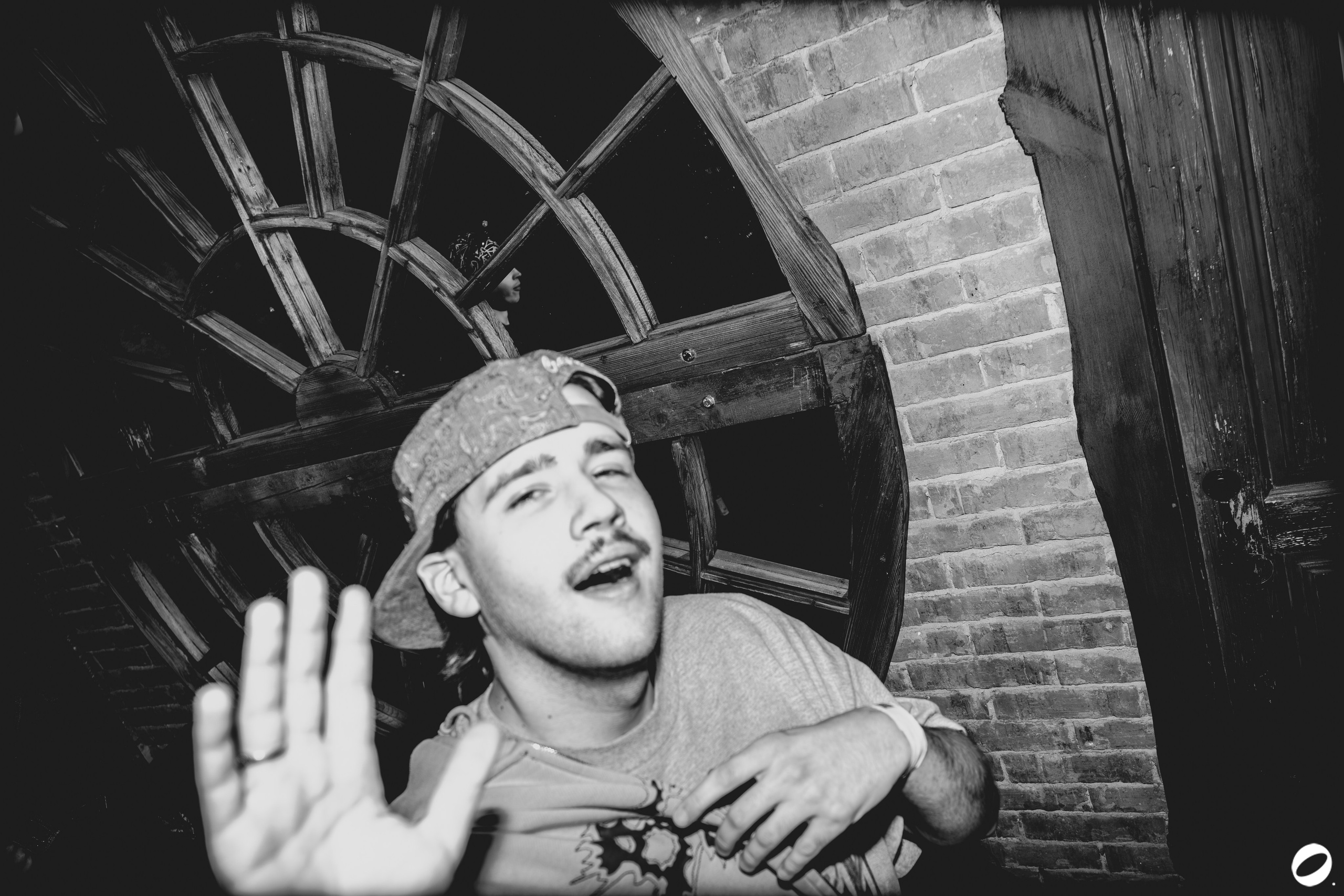 ODD.CLUB 04/04 (@youlovebu). Соня бу тебя сфоткала