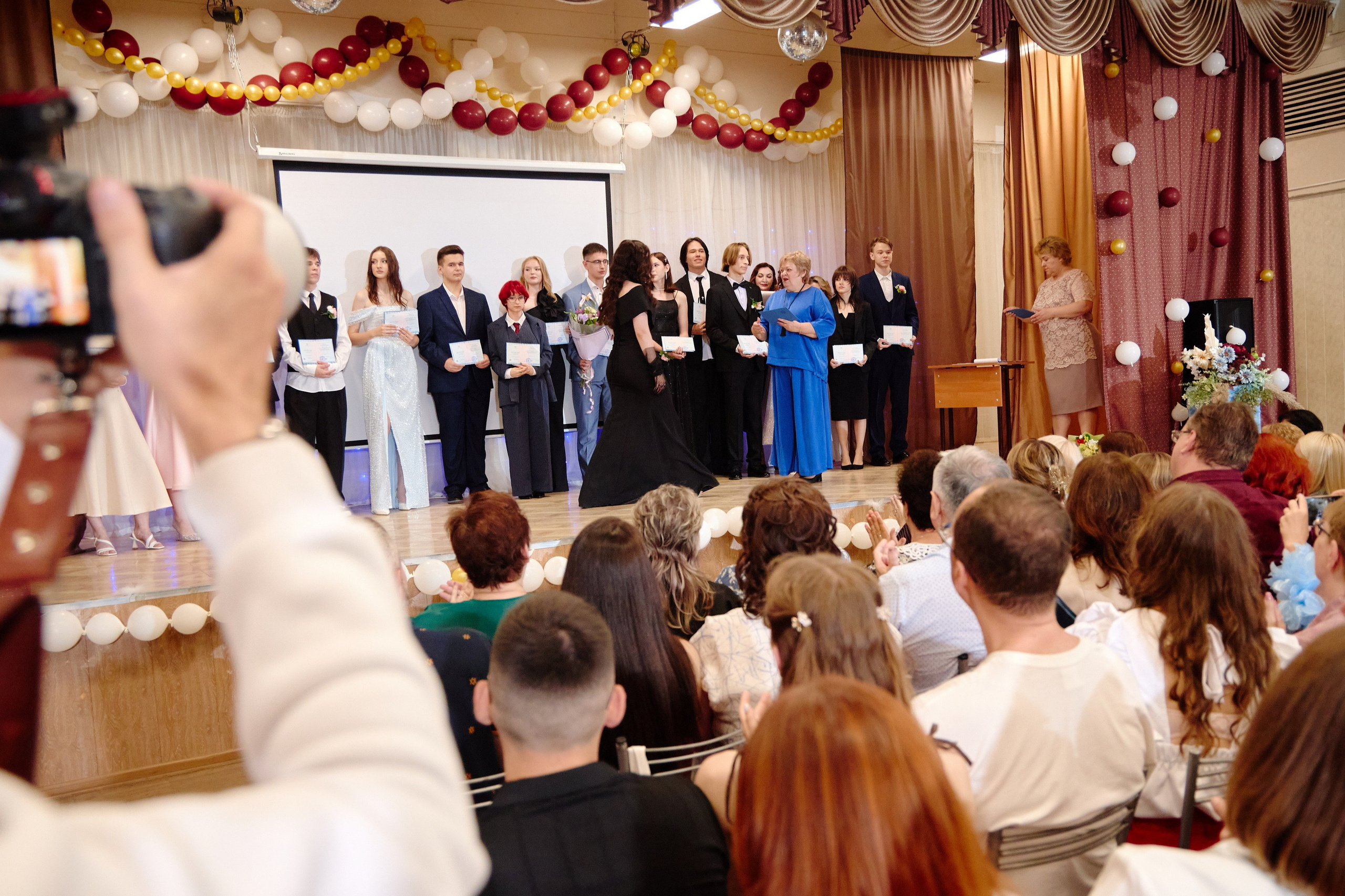 Выпускной 35 Сош. Фотограф Выпускные альбомы Таганрог Сергей Коробченко