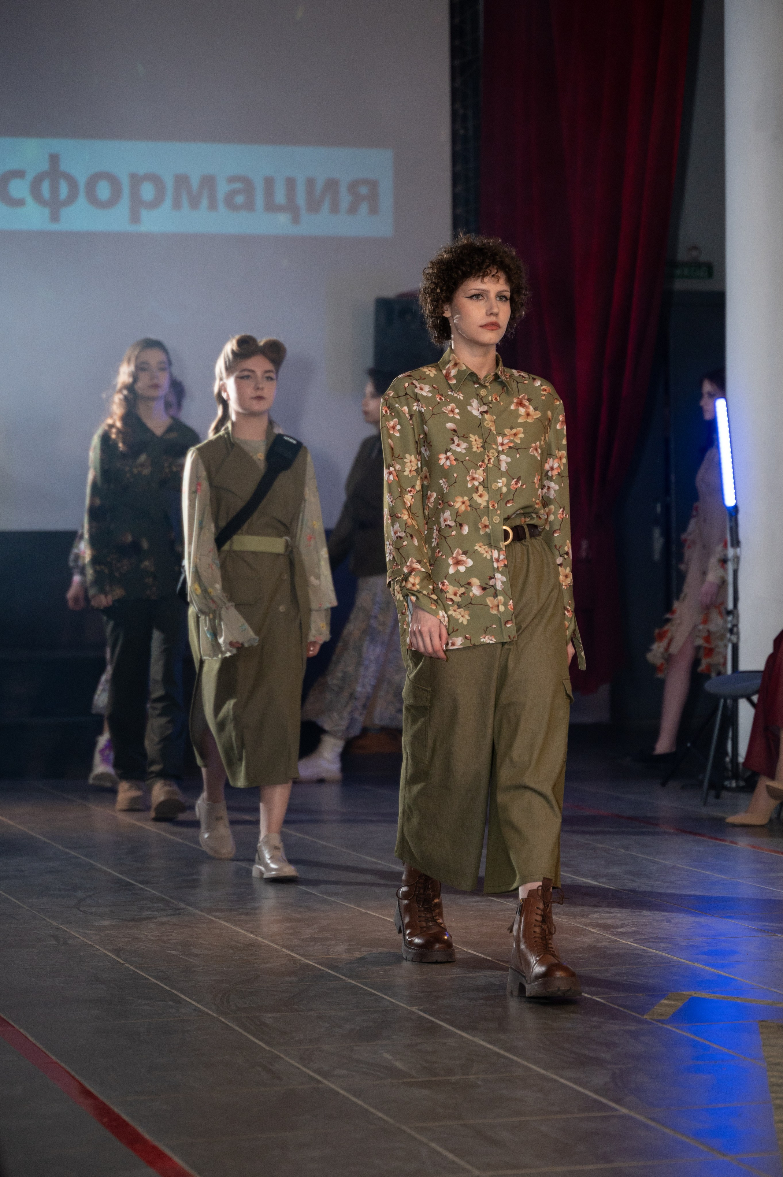 Закрытый показ милитари «Своя трансформация» дизайнера Юлии Бойченко | 24.04.2025. Фотограф в Омске Елизавета Кириллова