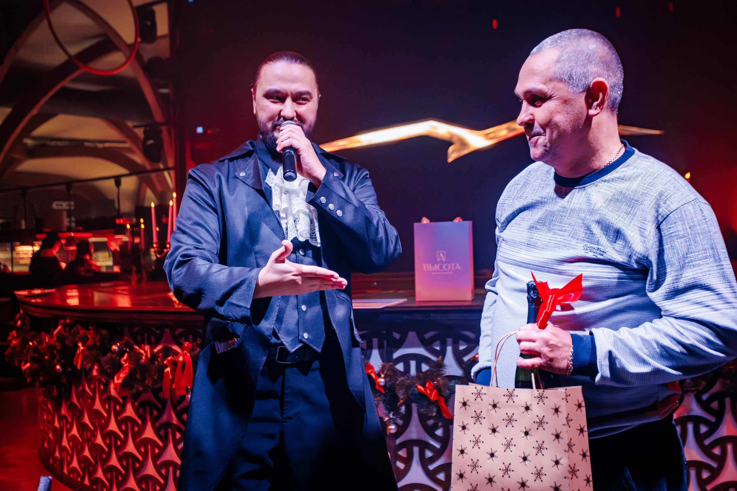 Новогодняя шоу-программа «MAGIC TIME» в PTIZZA BAR_Ялта_31.12.2025. Аминов Руслан | Фотограф