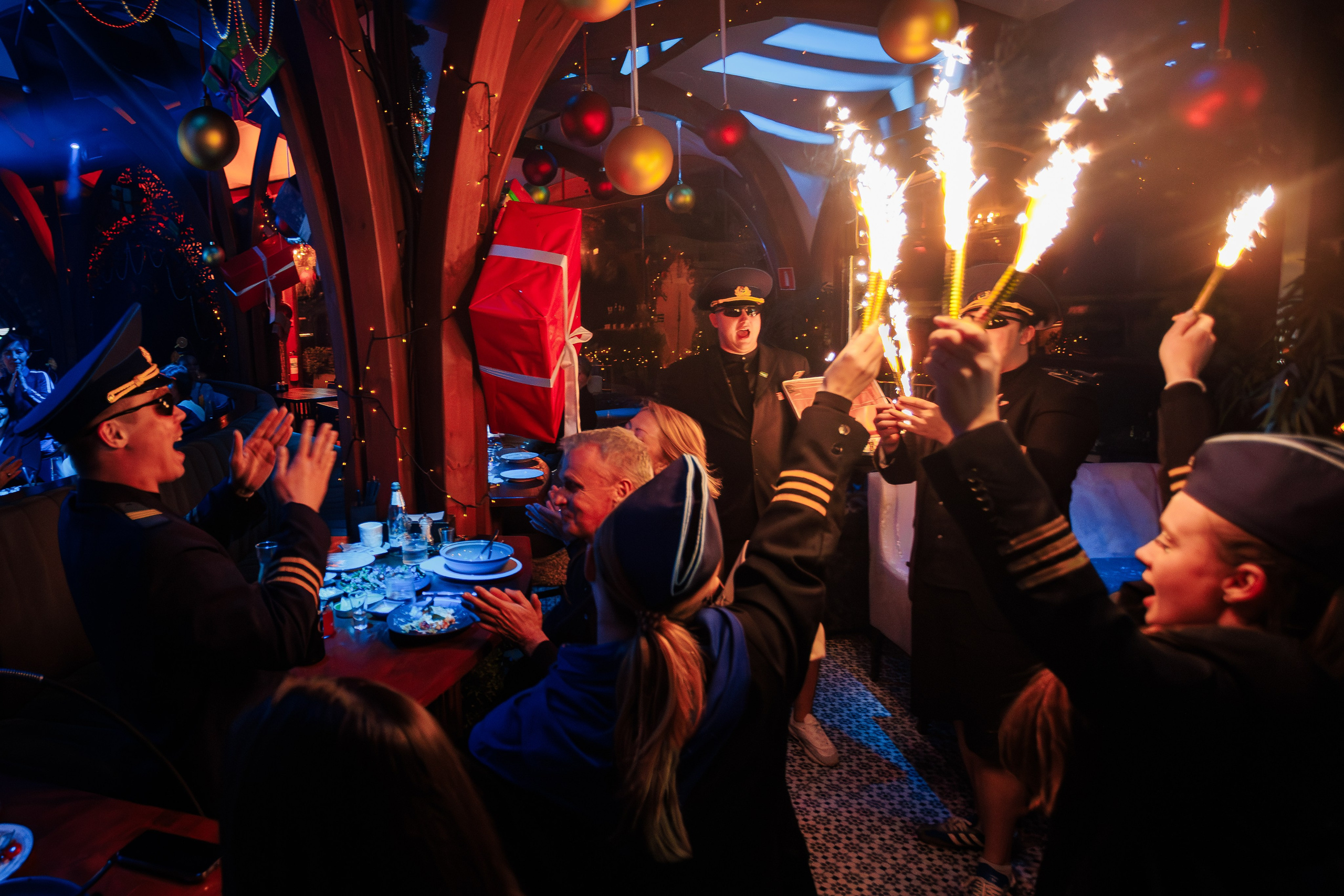 Городской корпоратив в PTIZZA_Ялта_29.12.2025. Аминов Руслан | Фотограф