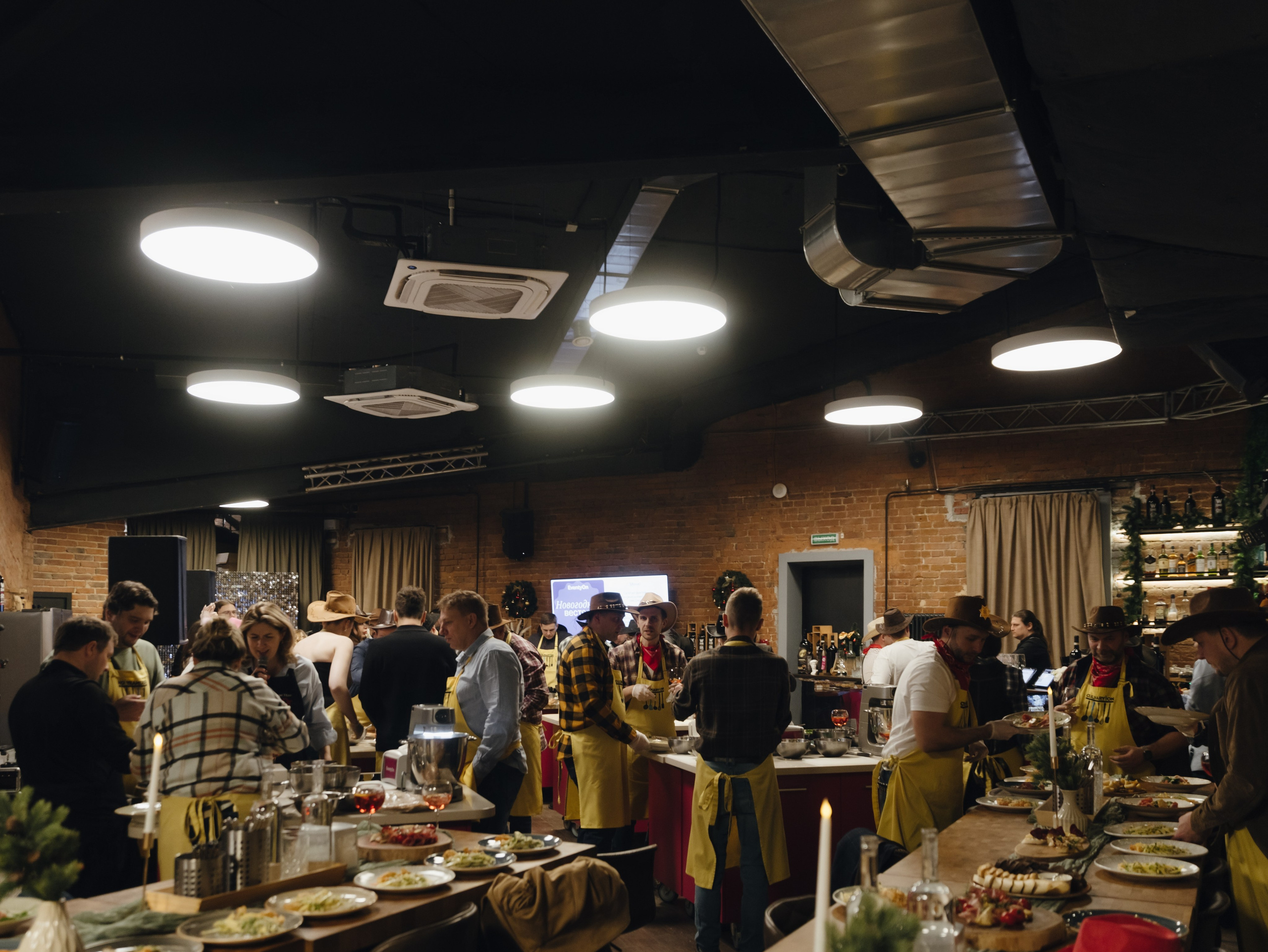 EventyON. Destination wedding photographer Mary Korenchuk