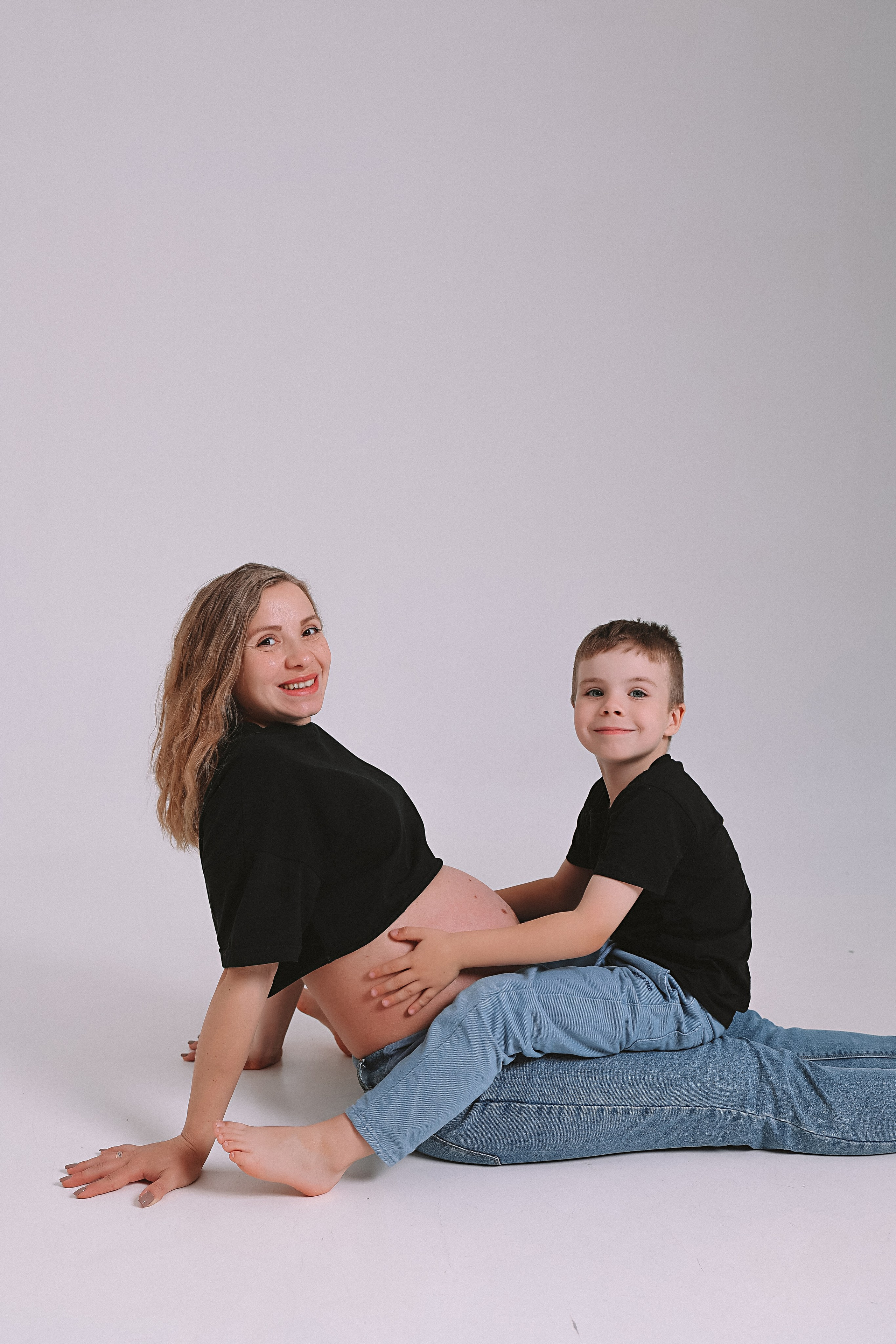 Фататум циклорама и зал. Семейный фотограф Тюмень, фотограф на роды Салмина Мария