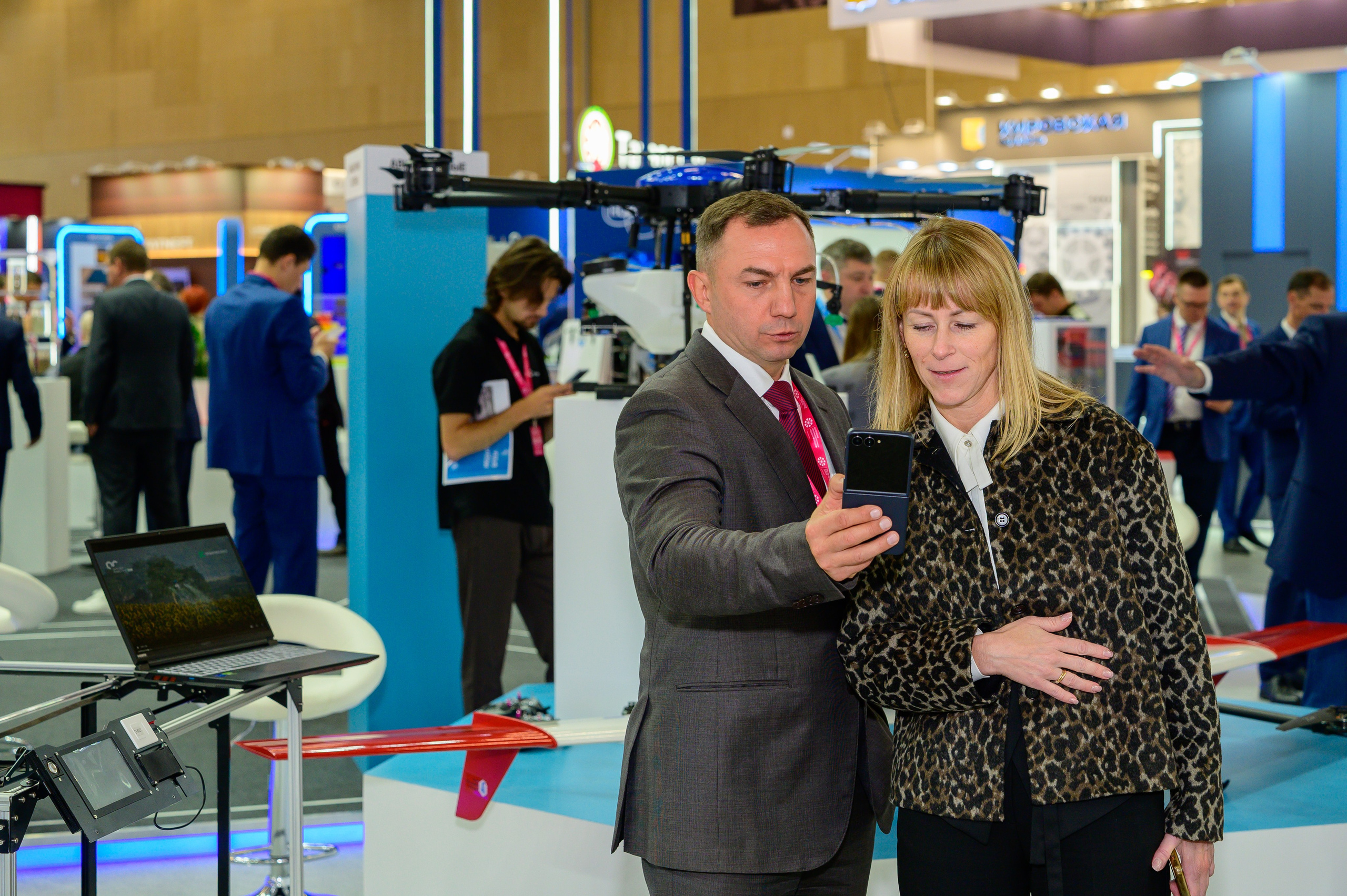 BigindustrialweekBelarus. Фотоуслуги, услуги фотографа, фотографирование важных событий