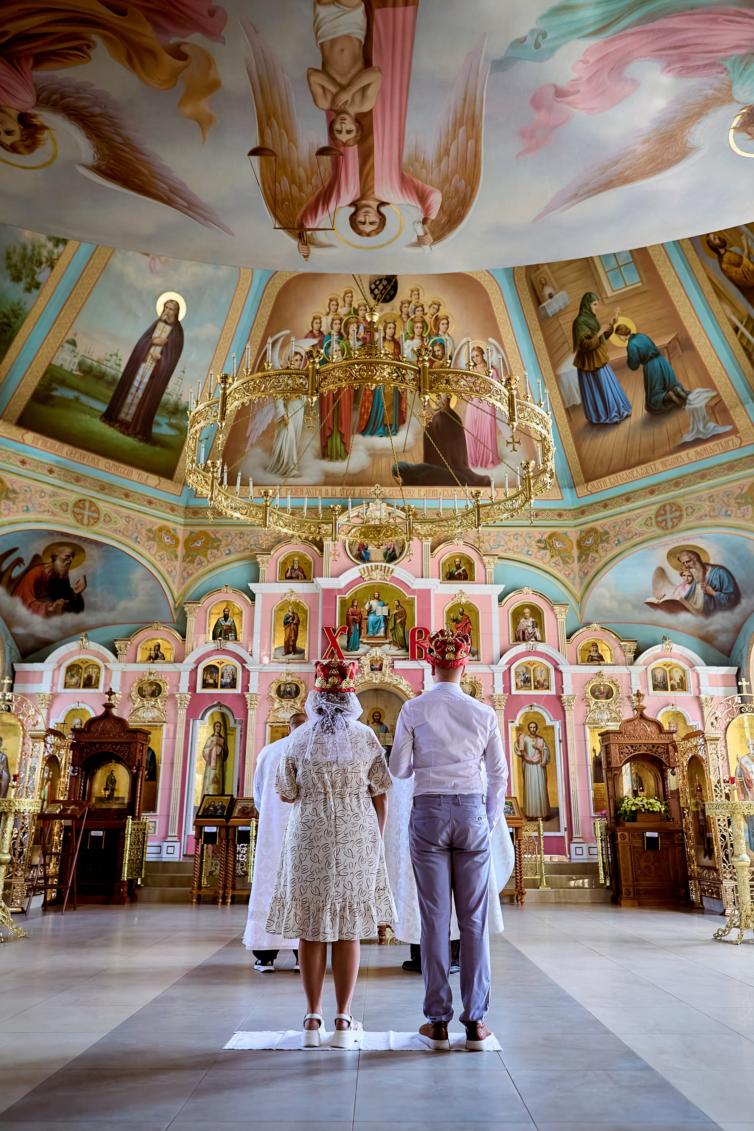 Венчание в Дзержинске в Храме преподобного Серафима Саровского фотограф на таинство