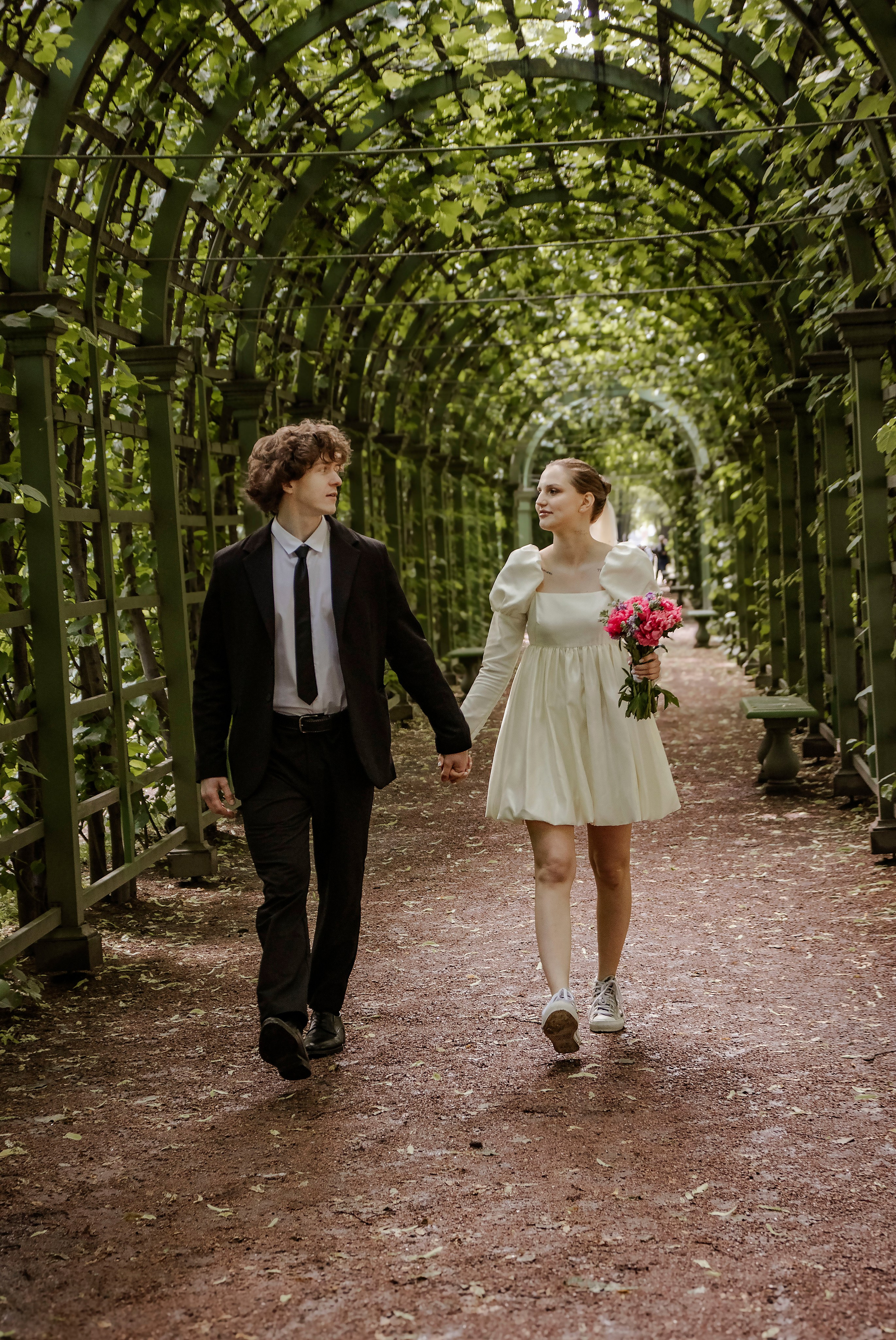 Свадебная прогулка в Летнем саду. Портретный фотограф в Санкт-Петербурге Савельева Ольга