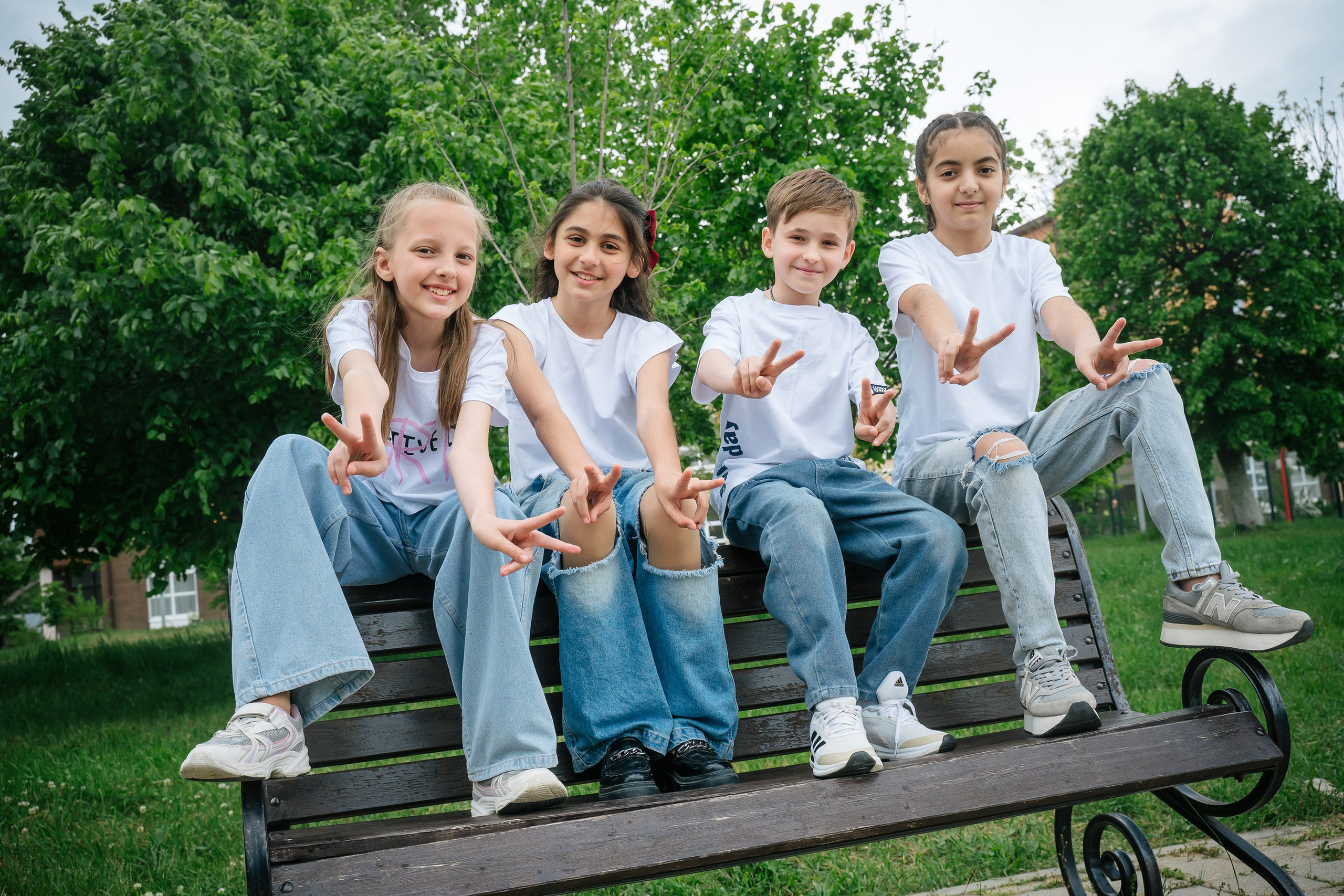 Выпускные альбомы, школьные фотосессии в городе Новороссийске