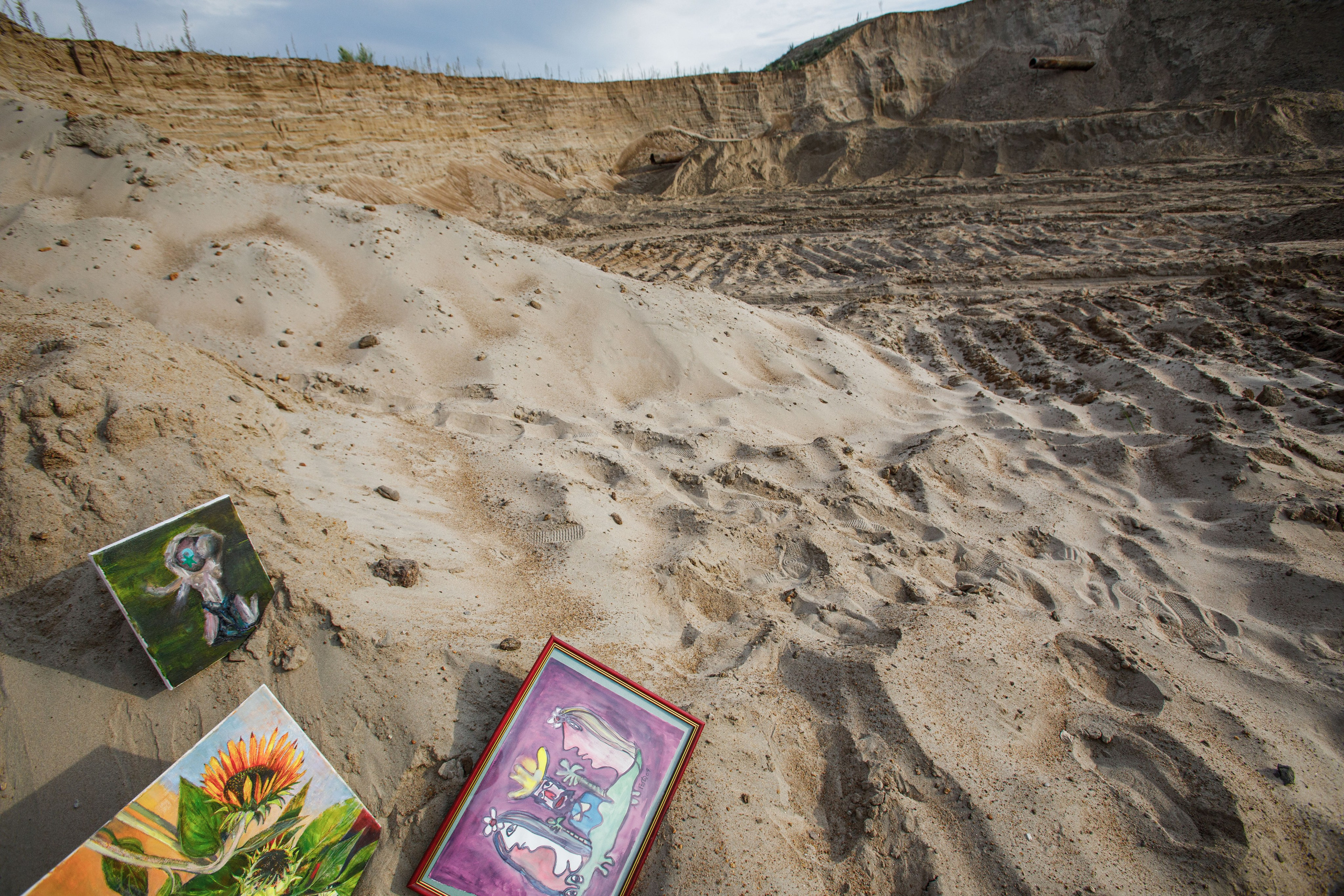 Художник в песках. Фотограф Екатерина Козловская